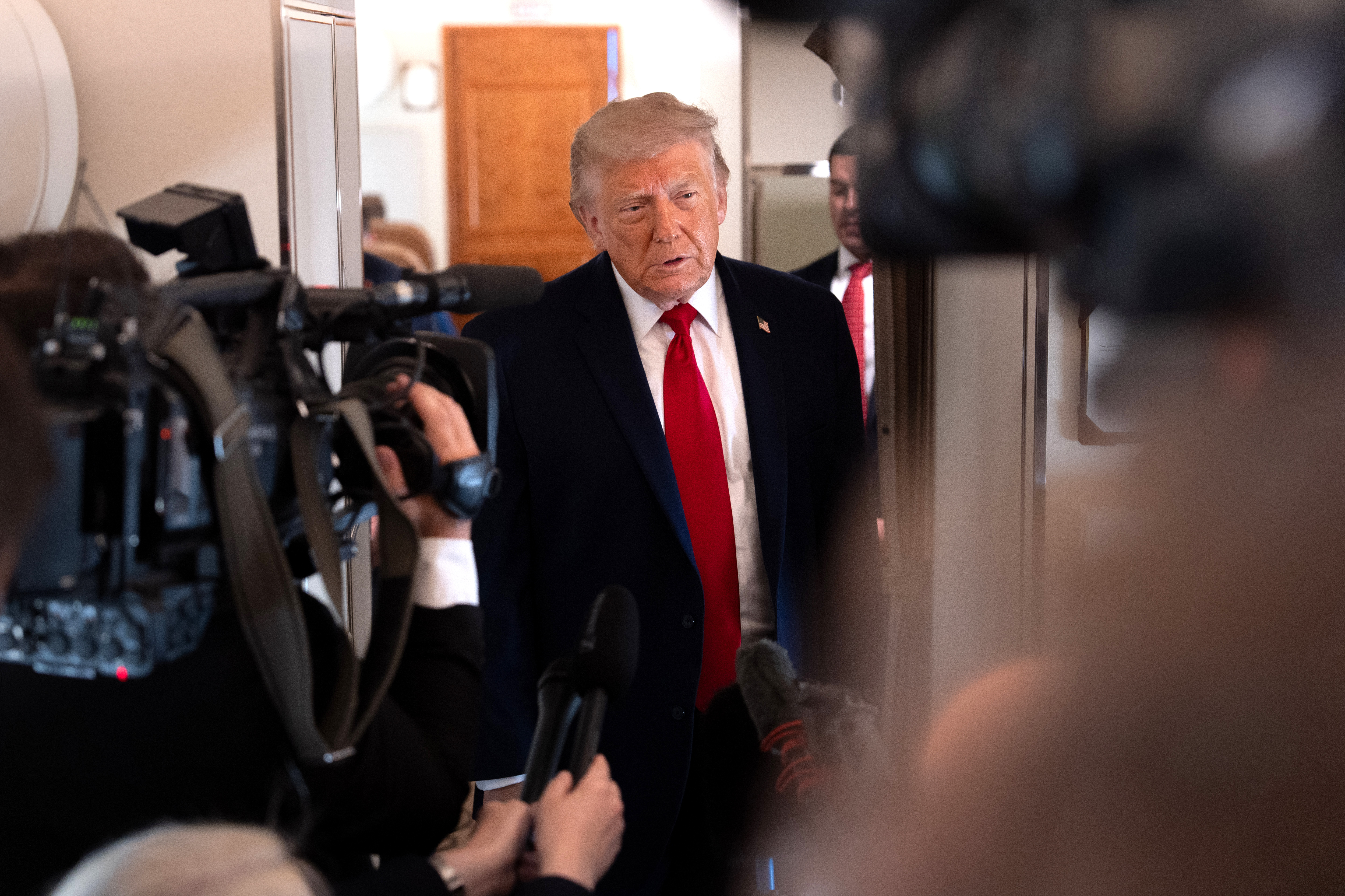 Trump abandona entrevista tras ser cuestionado sobre acusaciones de fraude electoral