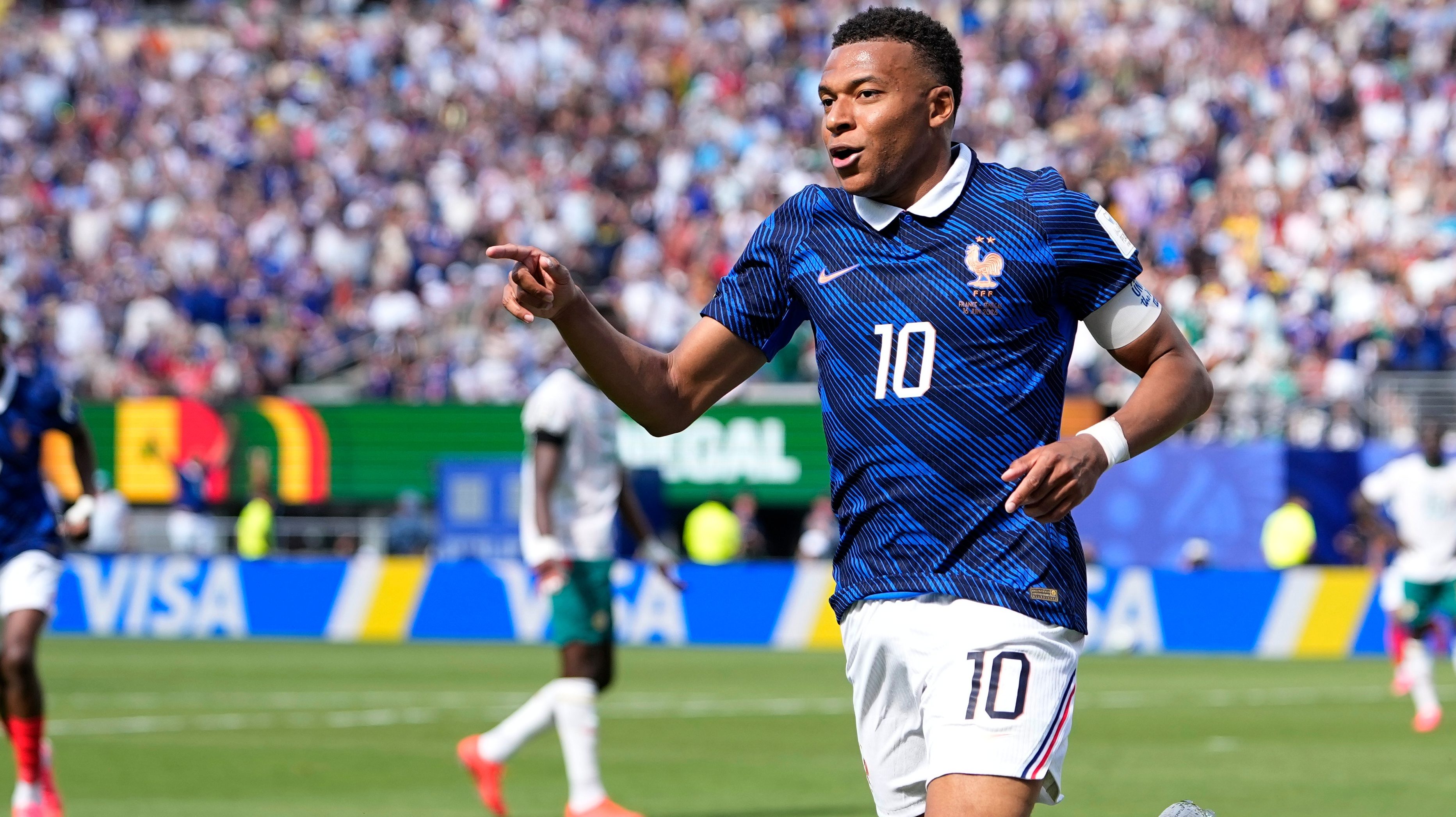 Francia derrotó a Senegal con un doblete histórico de Kylian Mbappé