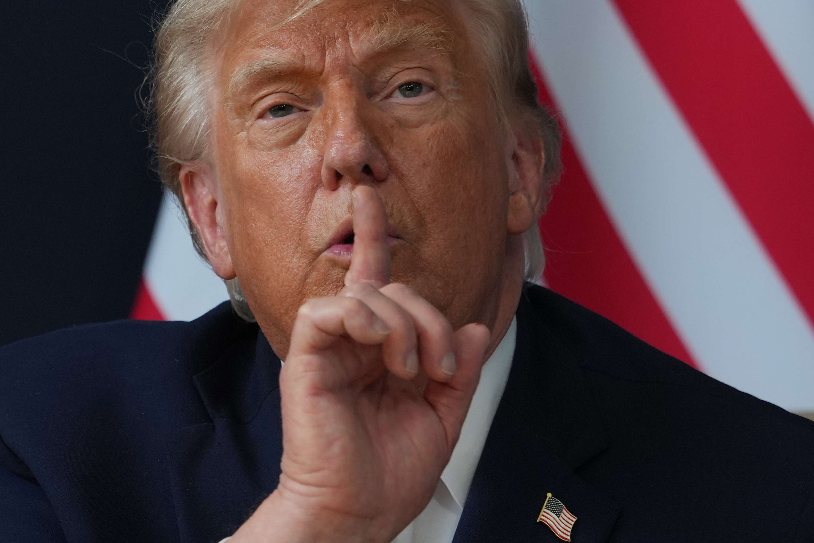 Trump llama “tontos” a críticos de su acuerdo con Irán y aviva la polémica