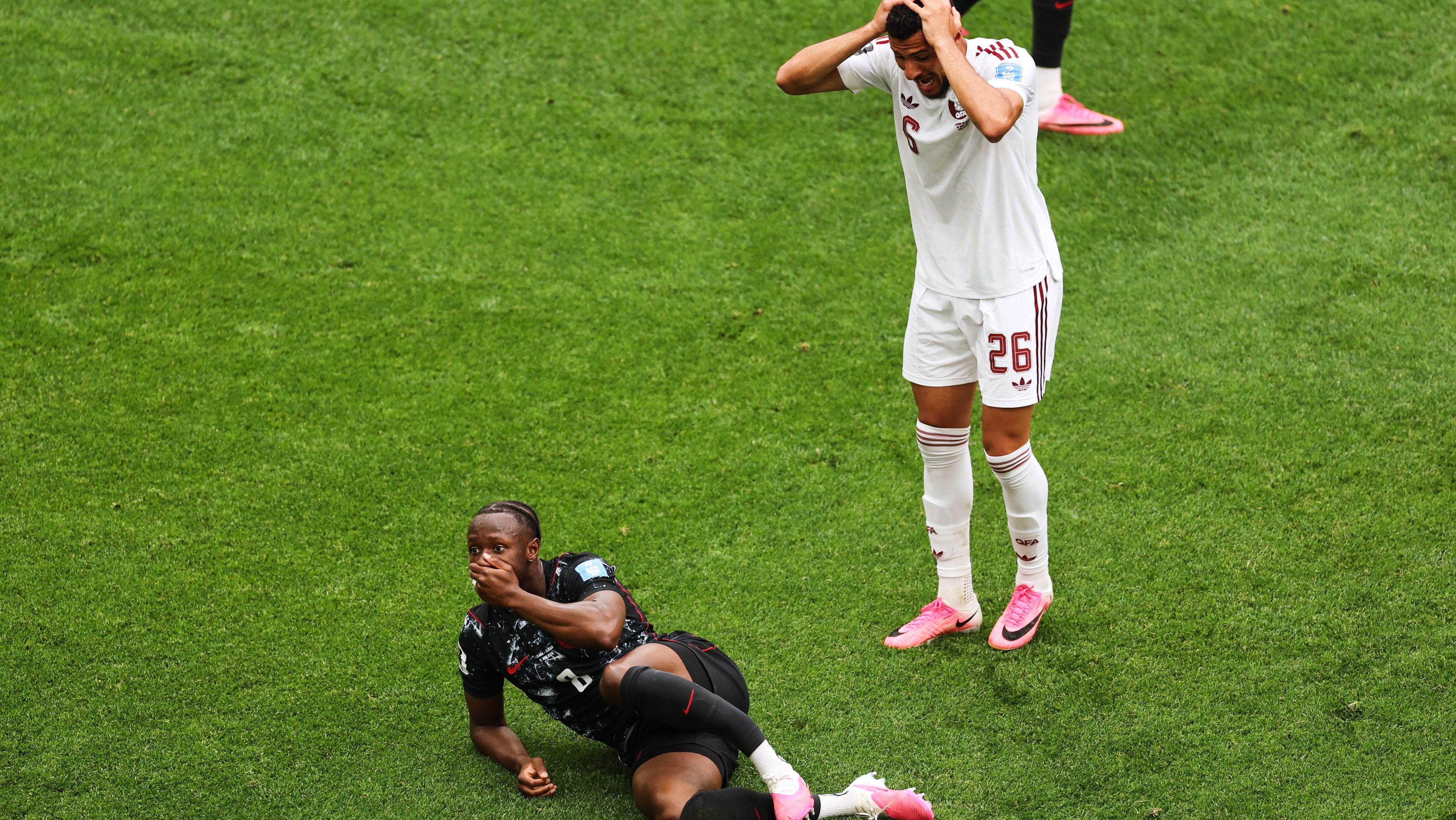 Canadá aplasta a Qatar en casa, pero sufre por la escalofriante lesión de Ismaël Koné