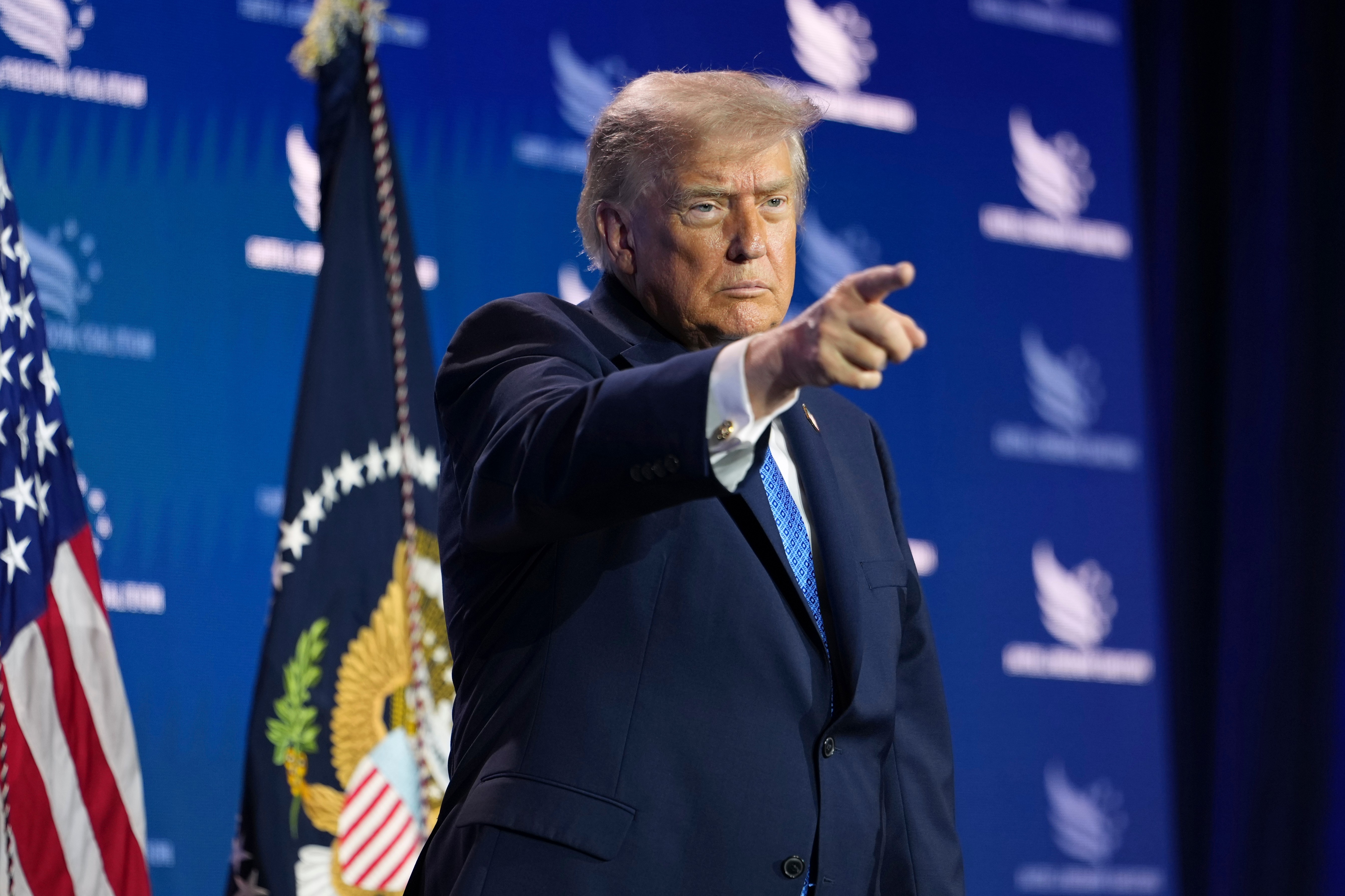 Trump insiste en que Irán solicitó una reunión que se celebrará en Doha