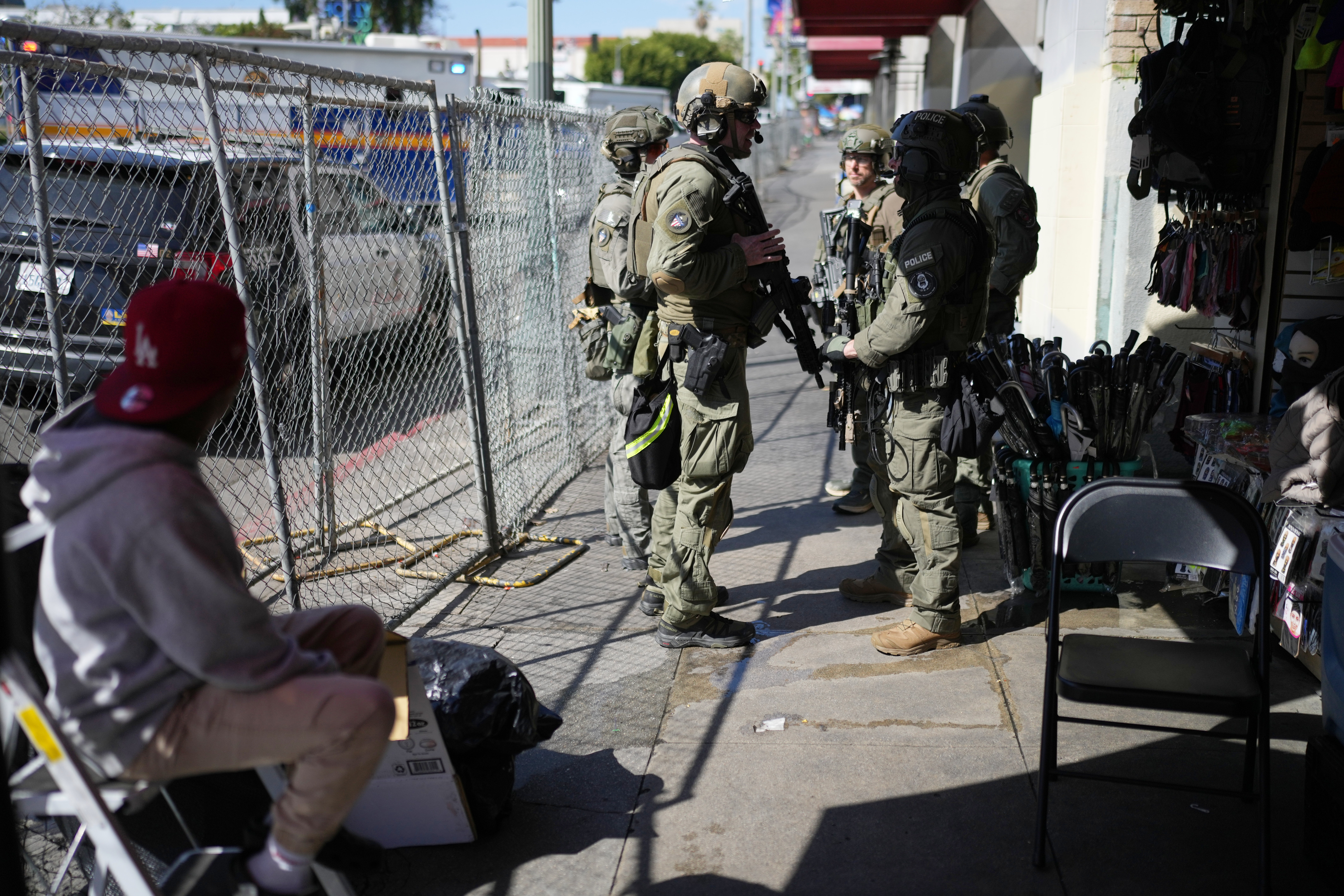 Agentes de la DEA detienen a seis personas en operativo antidrogas en Los Ángeles