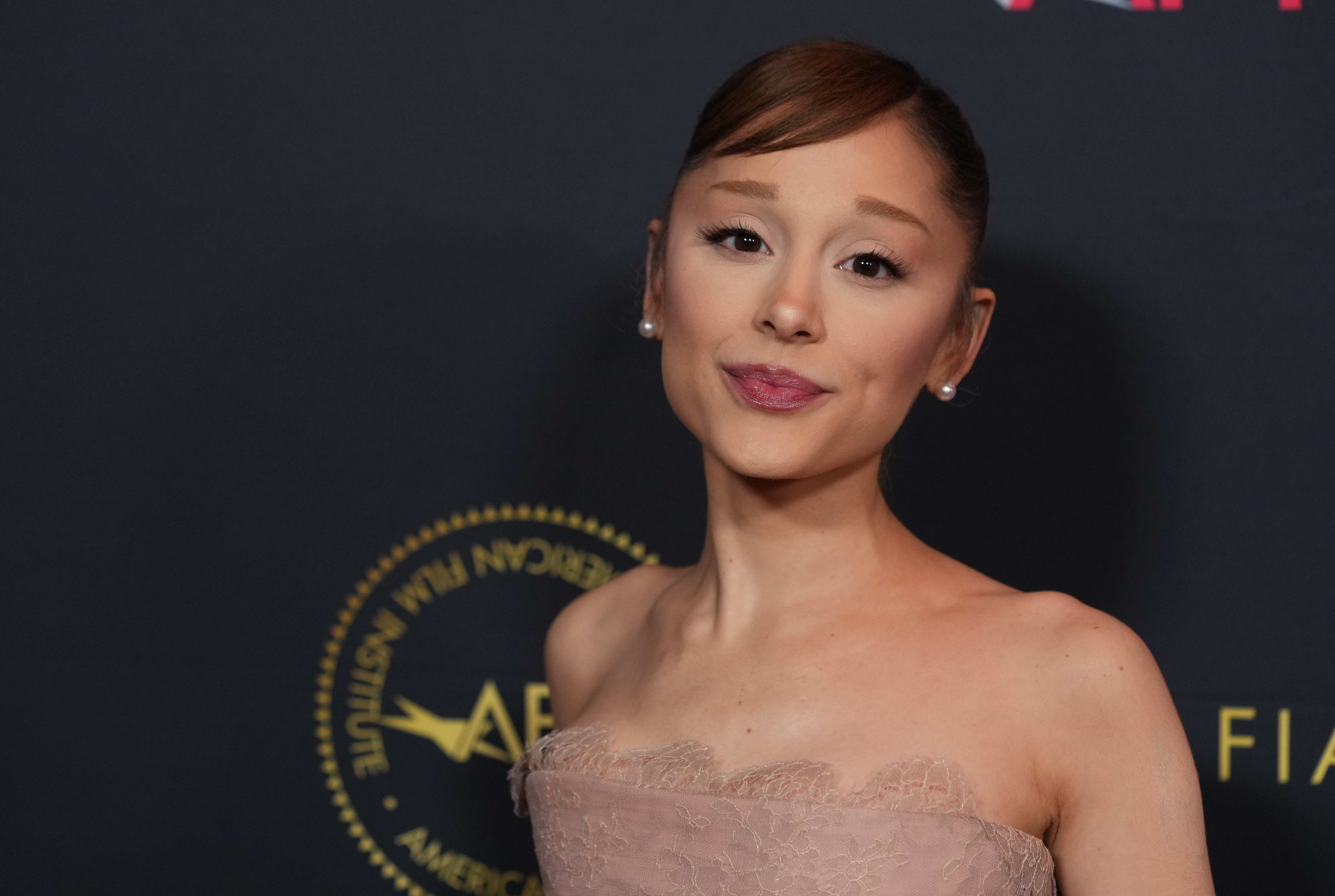 Ariana Grande crea su fundación “Brighter Days Ahead” para proteger a los más vulnerables