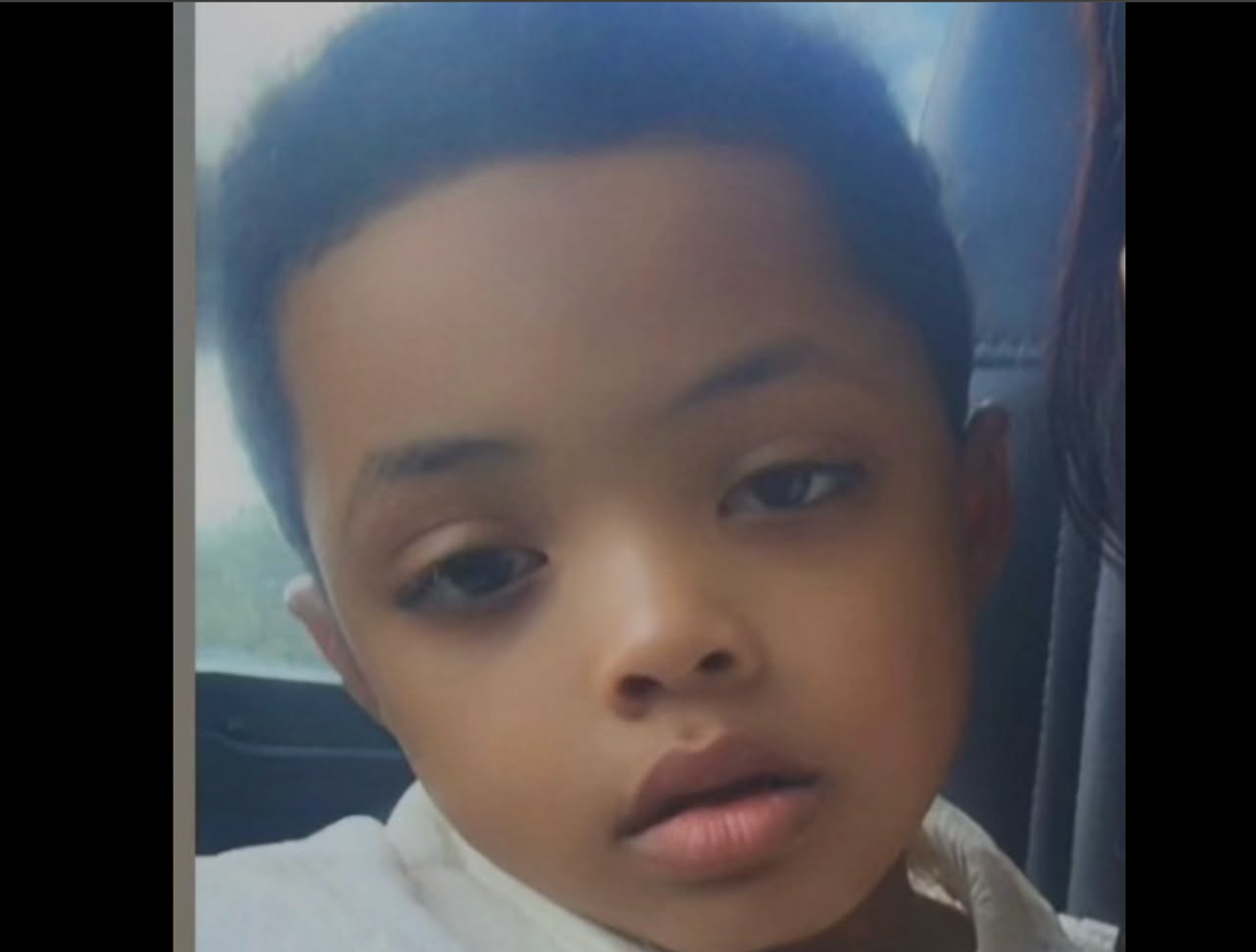 Hallan muerto a niño autista de 6 años que desapareció tras salir de un apartamento en Georgia
