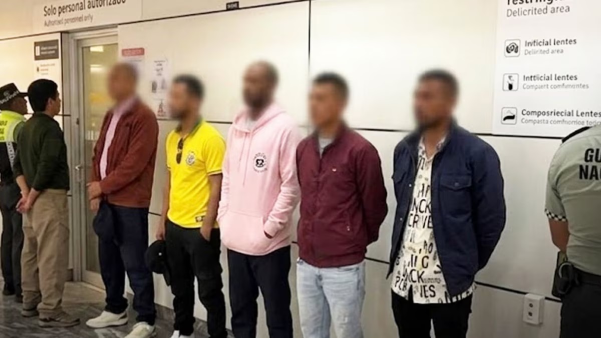 Detienen en el Aeropuerto de Guadalajara a 10 colombianos que habían sido reclutados por un cártel