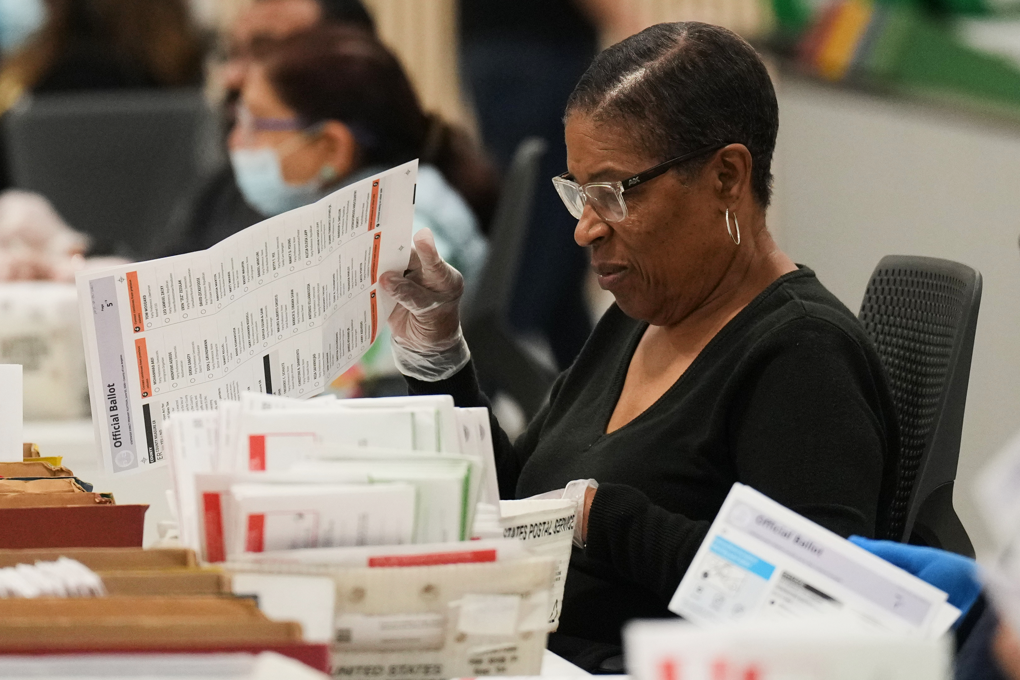 Resultados de las primarias en California podrían tardar días en conocerse