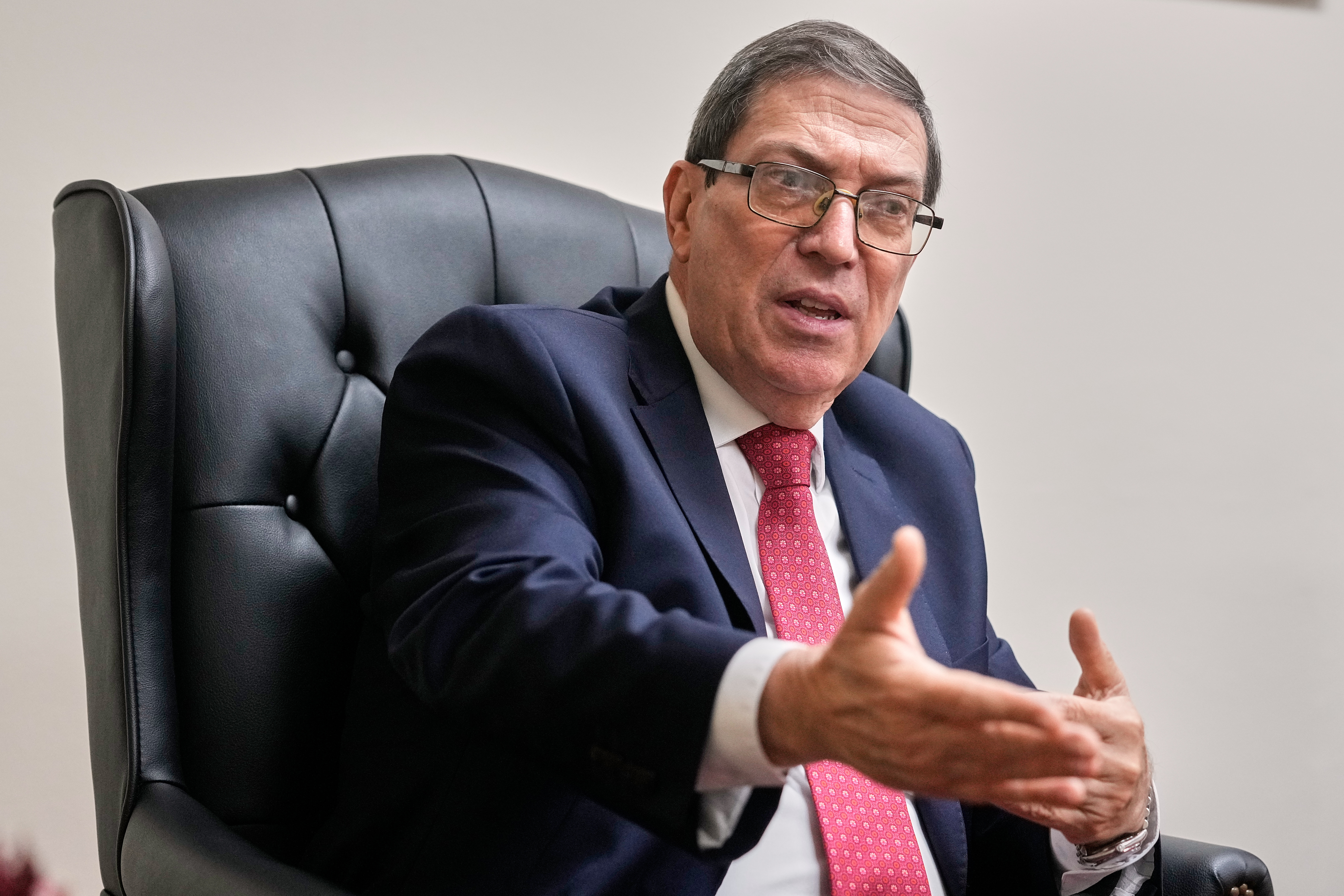 Cuba busca de nuevo llevar a la ONU denuncia contra el embargo de EE.UU., acusa presiones para frenar el debate