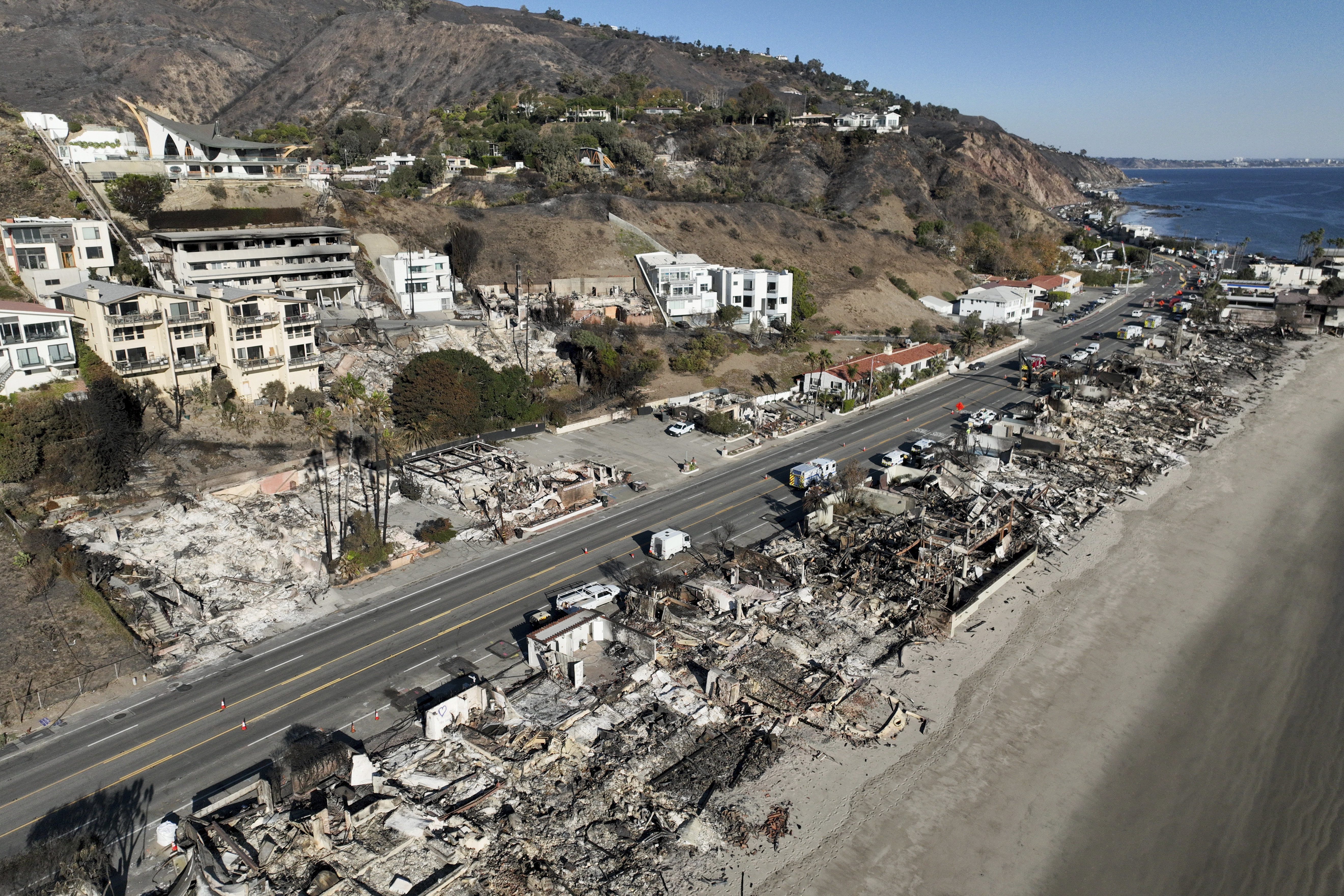Hermano de alcaldesa Bass demanda a la ciudad de Los Ángeles por incendio Palisades