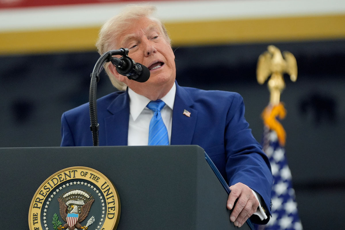Trump amaga con cobrar peajes en el estrecho de Ormuz en caso de no firmar un acuerdo con Irán