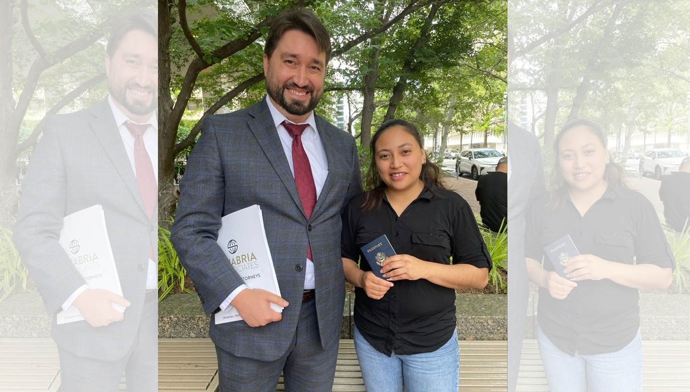 ICE detuvo a latina a pesar de presentar evidencia de ciudadanía: por fin es libre y tiene su pasaporte