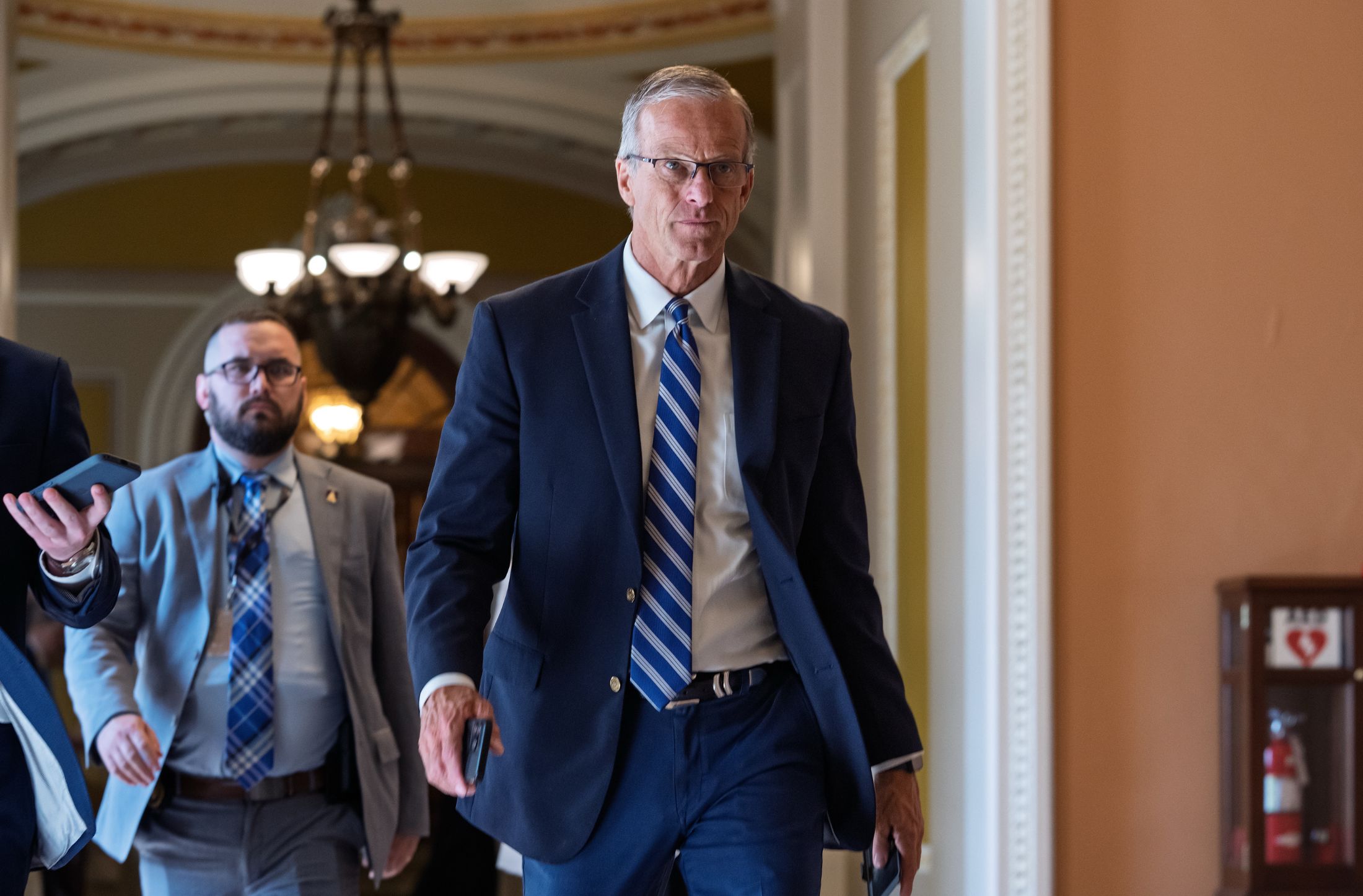Senado aprueba fondos para ICE tras disputa republicana por plan de Trump de $1,800 millones
