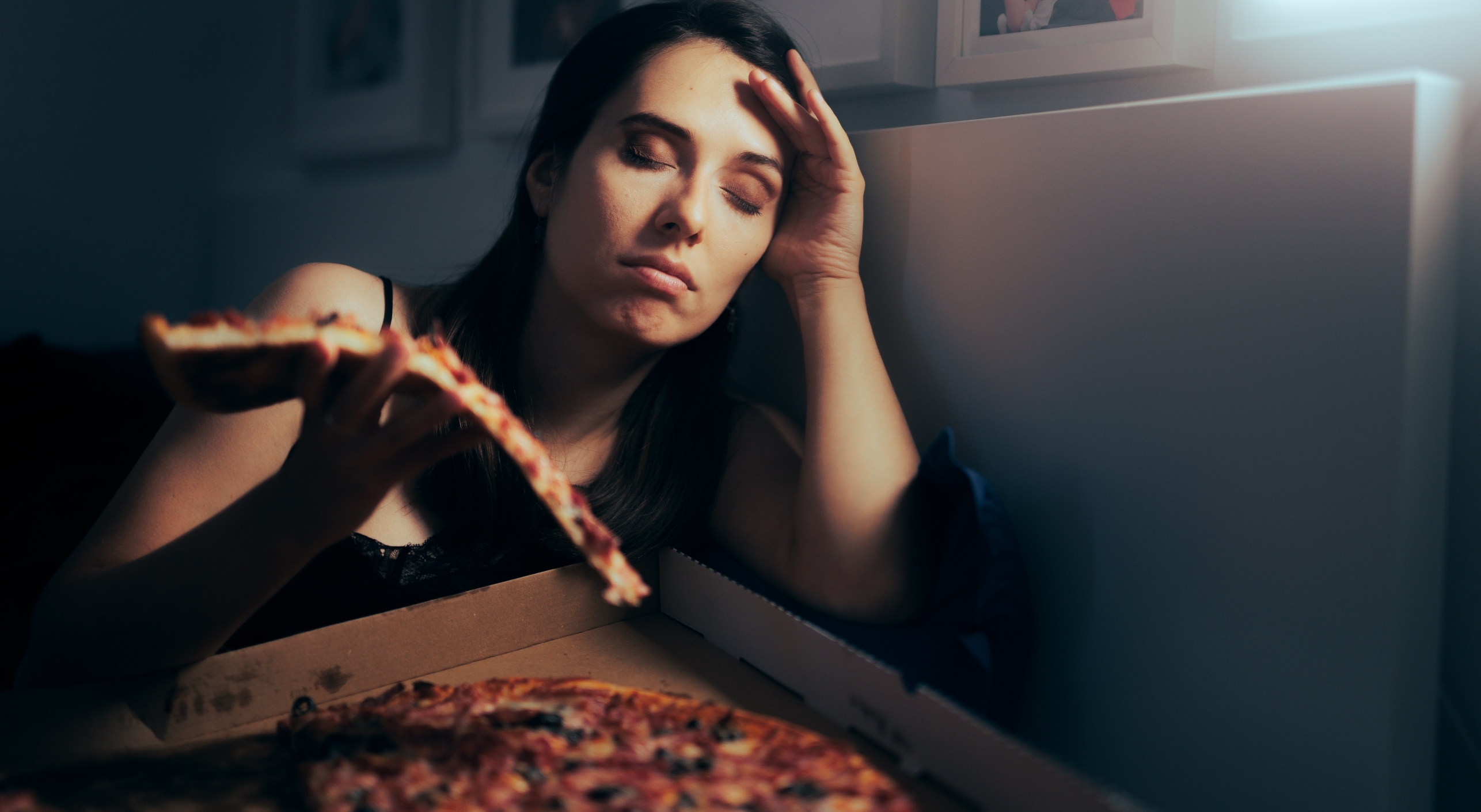 Estrés y alimentación nocturna: un vínculo perjudicial para la salud digestiva