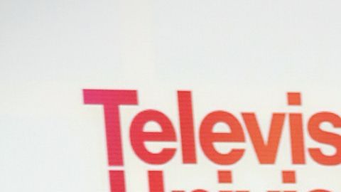 Gabriel Soto estrena novia en medio de una nueva polémica.
