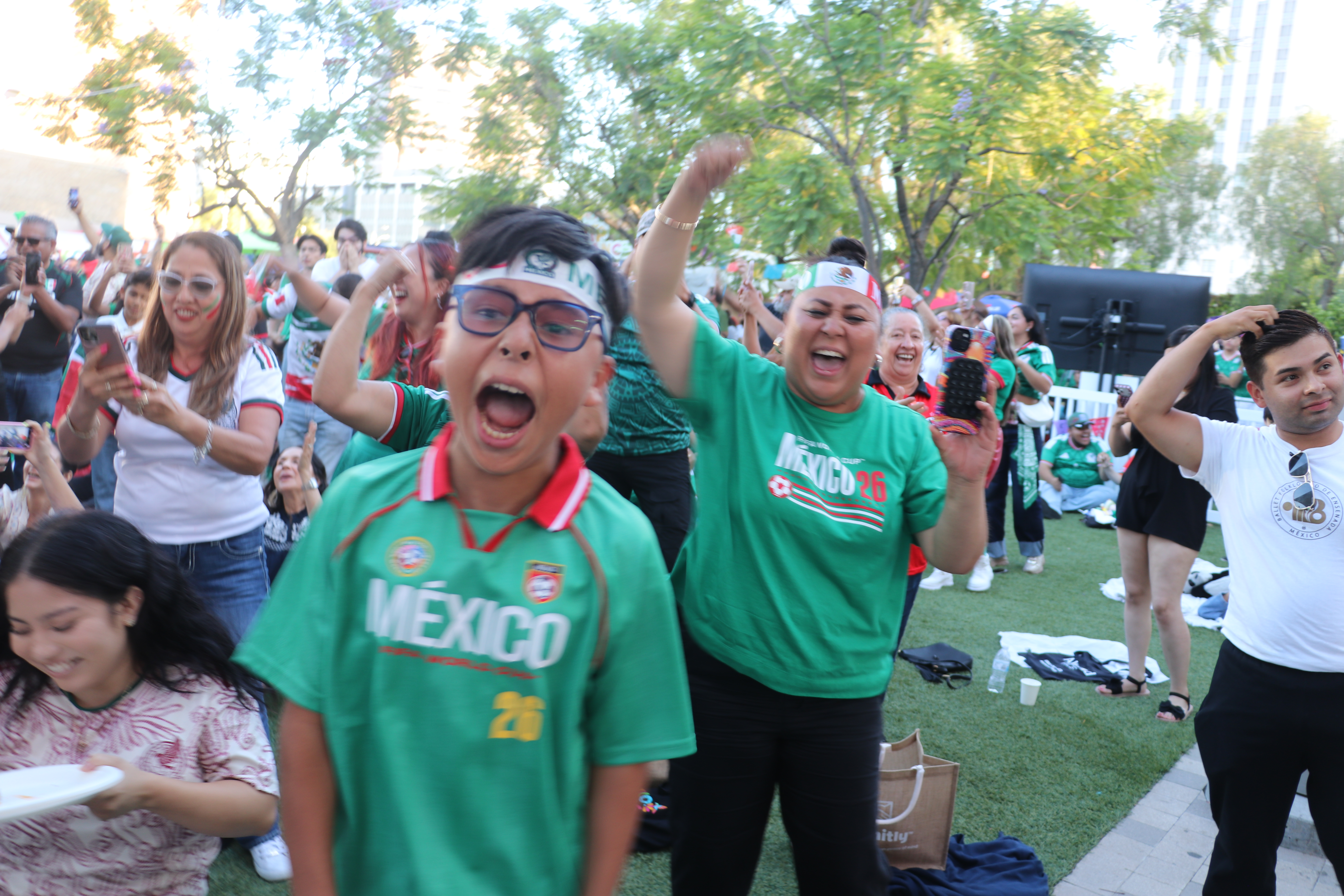 Verbena popular en el partido México-Chequia en la Plaza de la Cultura y Arte
