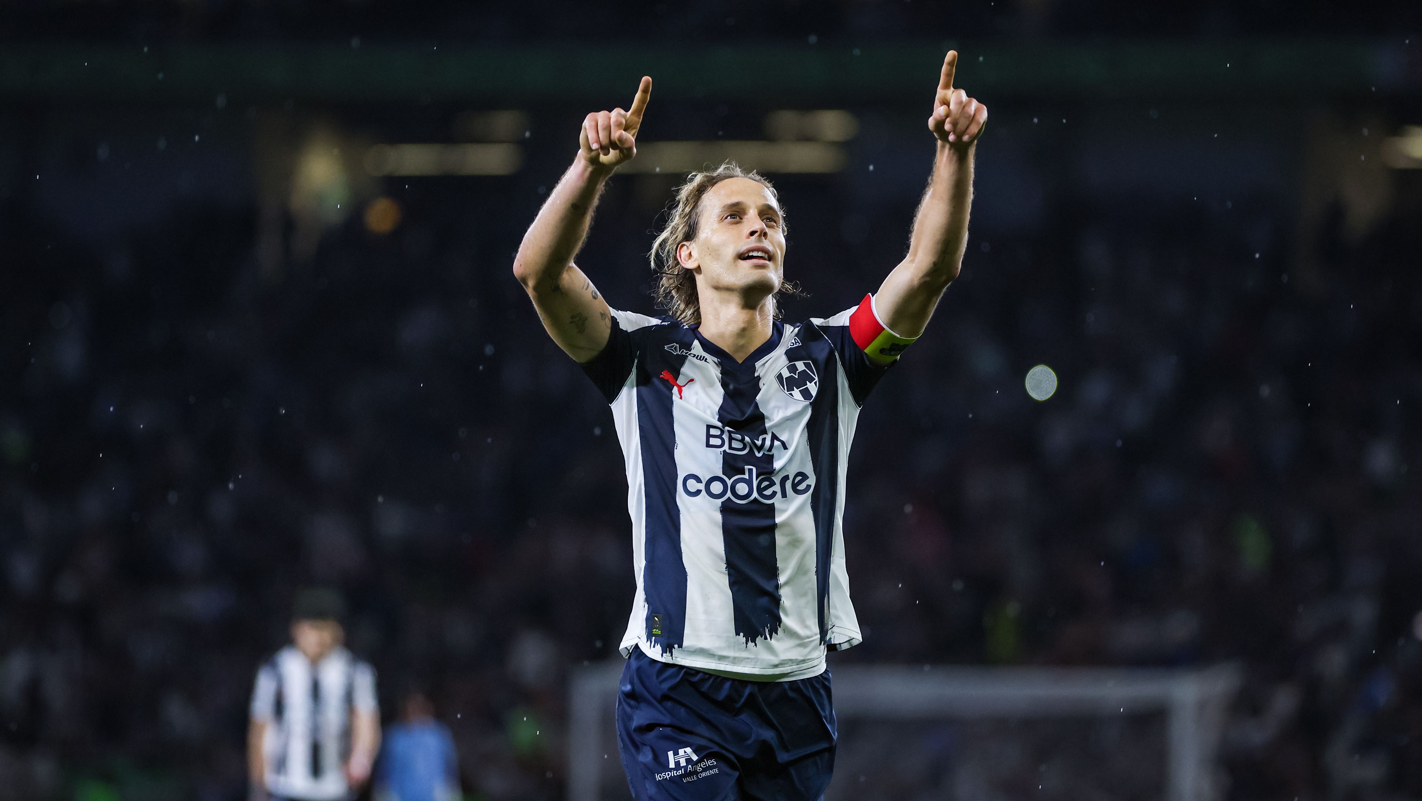 Sergio Canales se va del fútbol mexicano y firma por dos años con el Racing de Santander