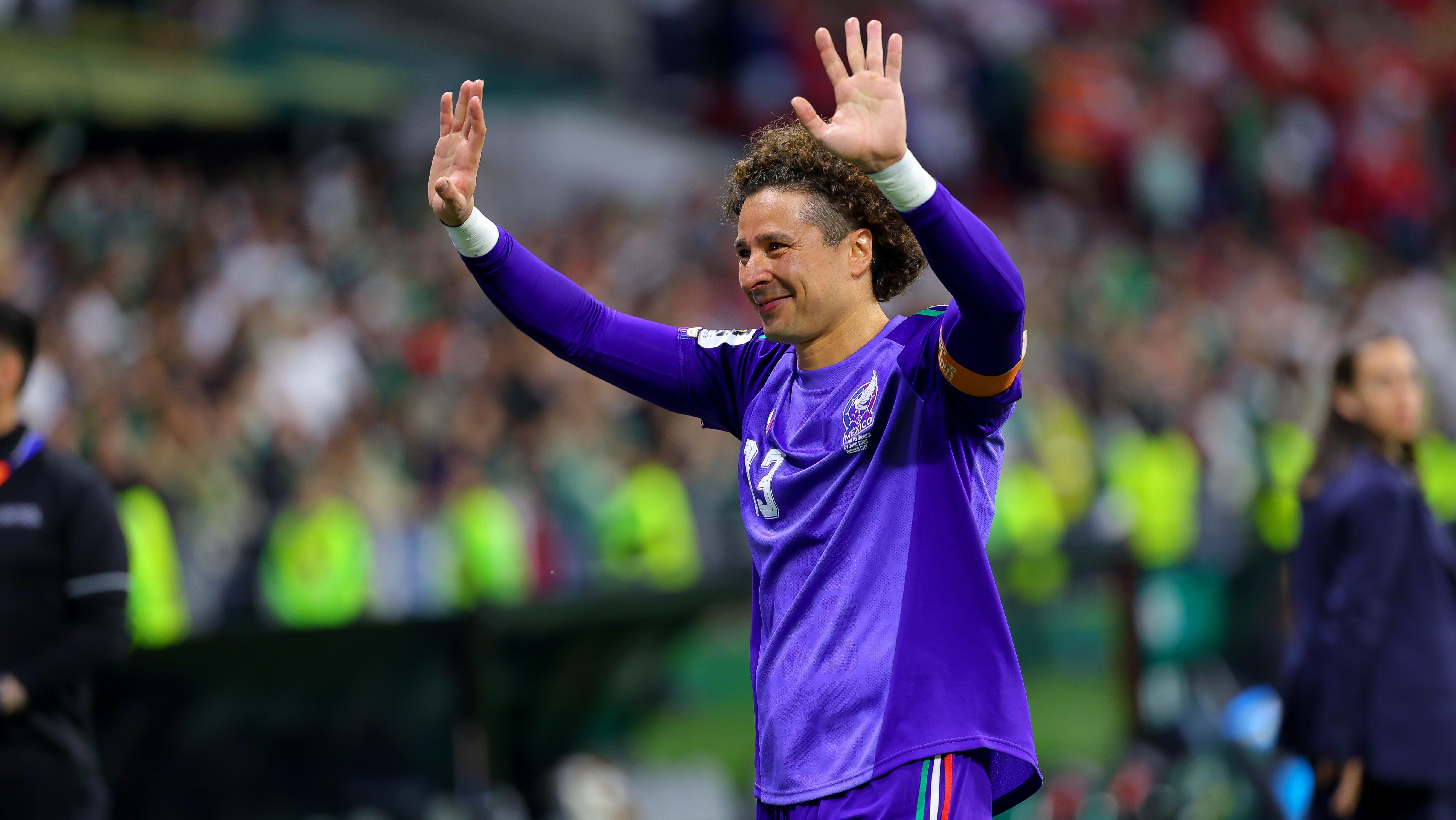 Memo Ochoa en un final que el fútbol  y la vida le tenían preparada esta despedida mundialista
