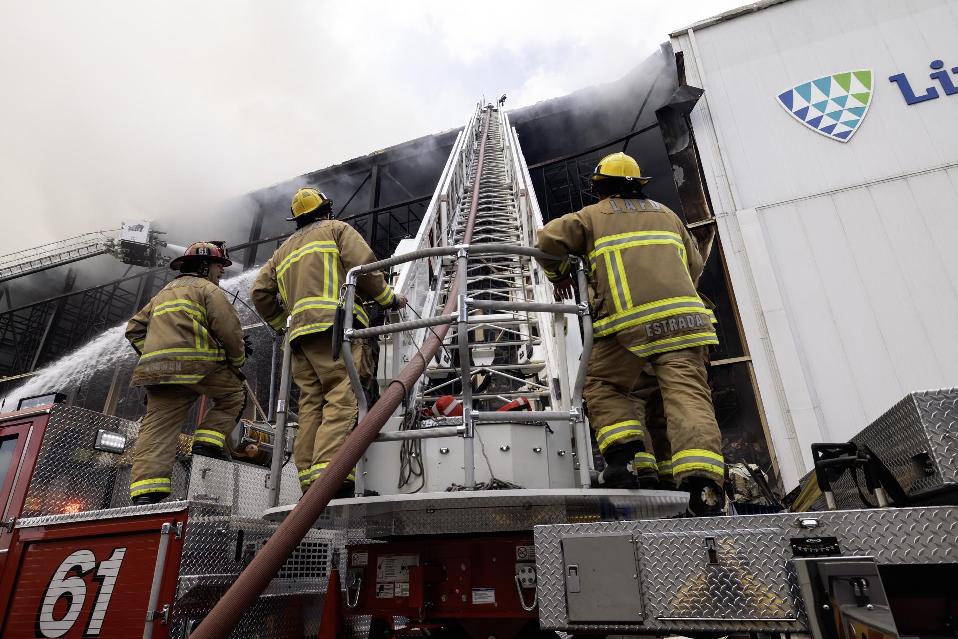 Incendio en Boyle Heights está extinguido: LAFD