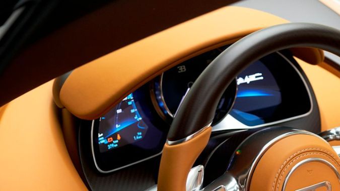 Interior del Bugatti W16 Mistral “El regreso del joven príncipe”