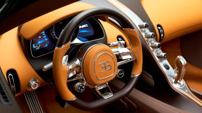 Interior del Bugatti W16 Mistral “El regreso del joven príncipe”