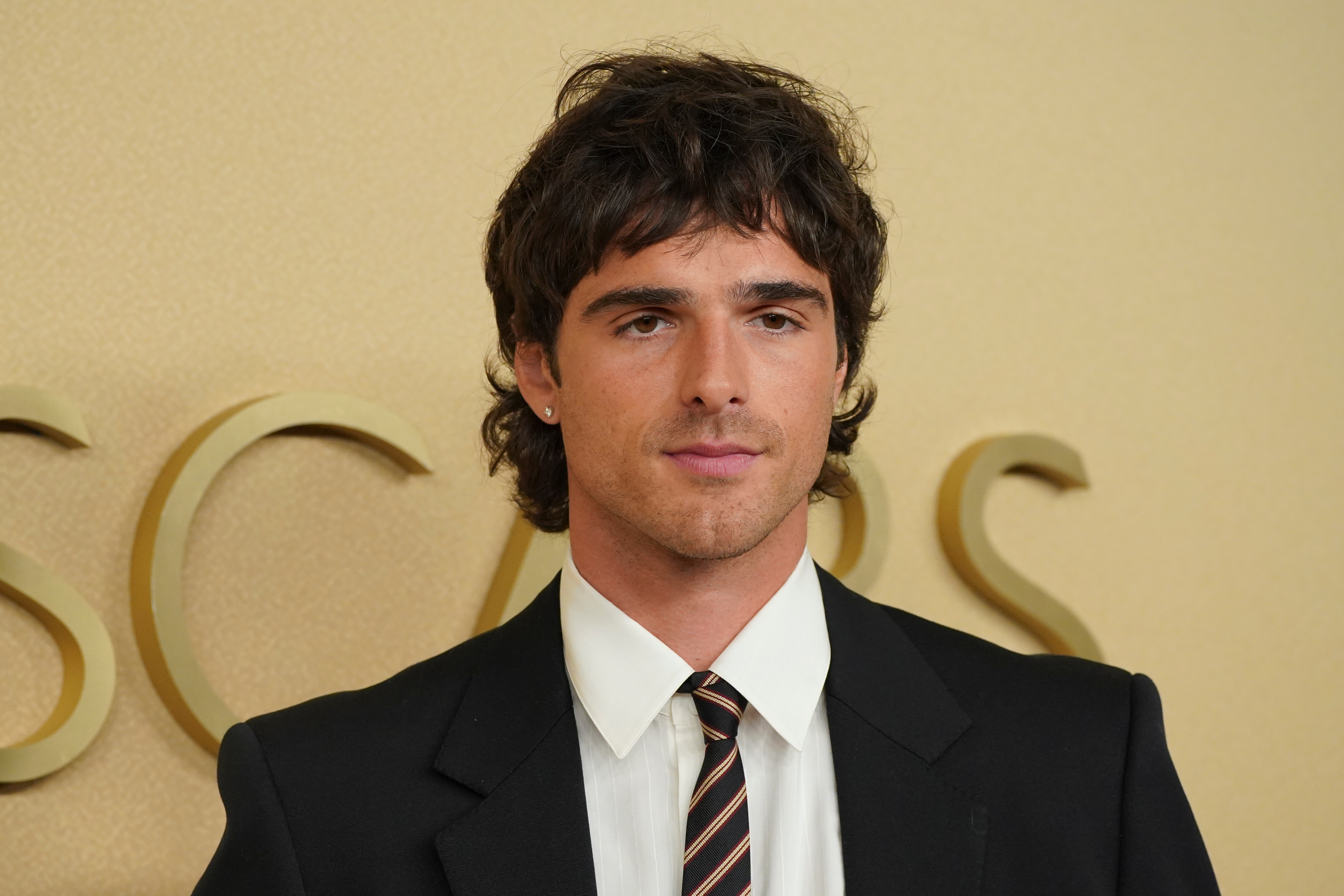 Jacob Elordi genera polémica por su reacción a un fan que le pidió una foto
