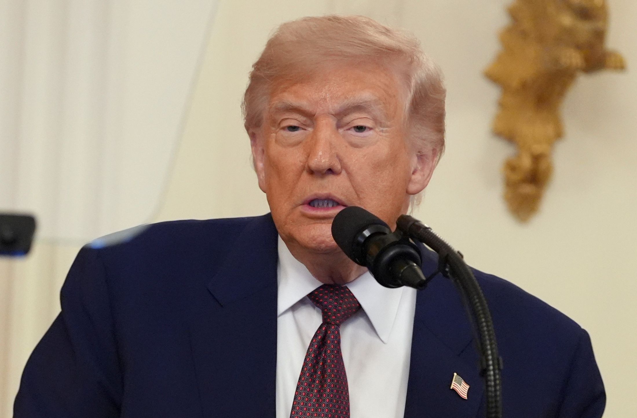 Irán pasa factura a Trump: 65% de los estadounidenses desaprueba su gestión, encuesta AP-NORC