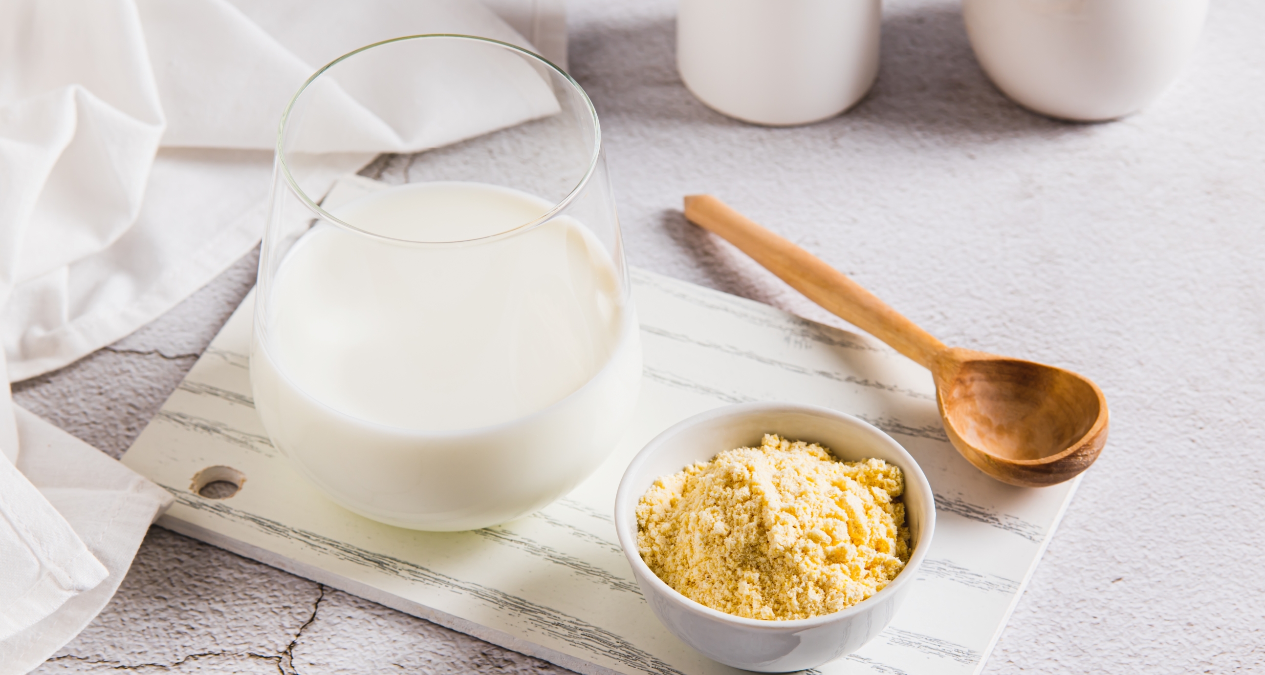 Calostro bovino, una tendencia de salud en ascenso: ¿es tan beneficioso como lo sugieren?, ¿qué dice la evidencia?