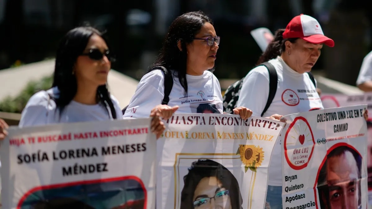 Familias de personas desaparecidas en México arriban a sede mundialista para protestar y exigir justicia