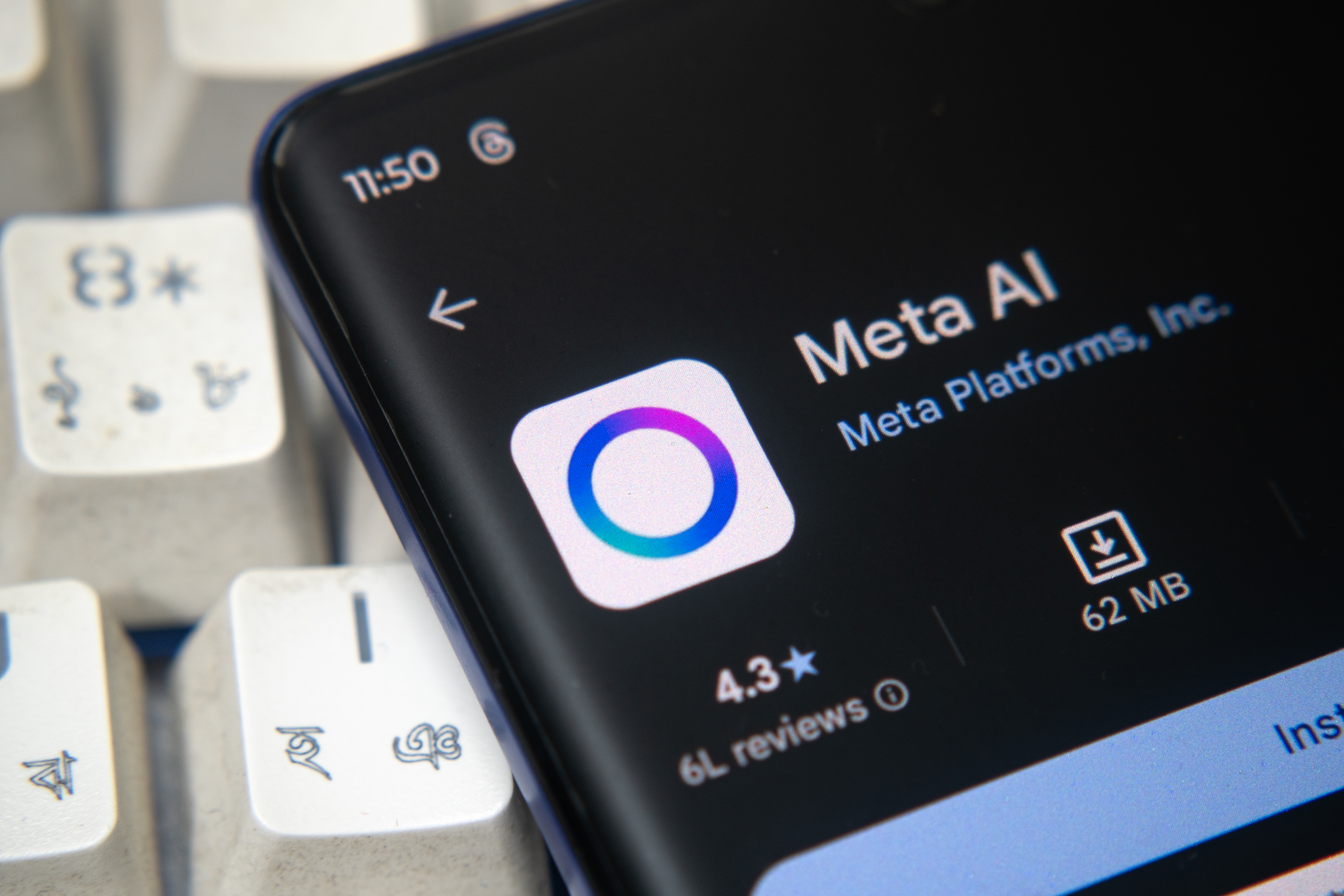 Meta usó contratistas disfrazados de adolescentes para espiar los chatbots de sus rivales