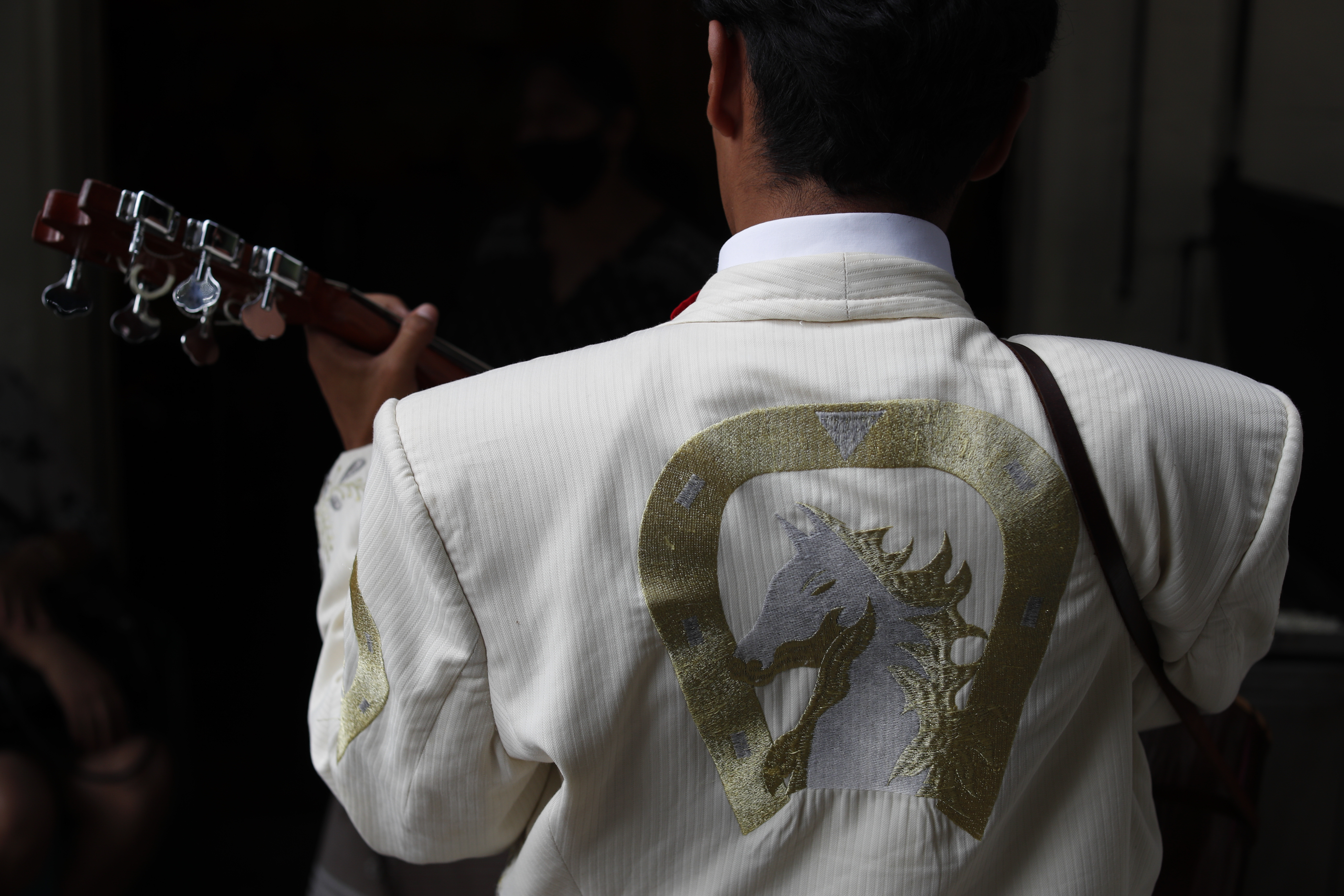 ICE arresta a 11 personas, incluidos tres mariachis, en California