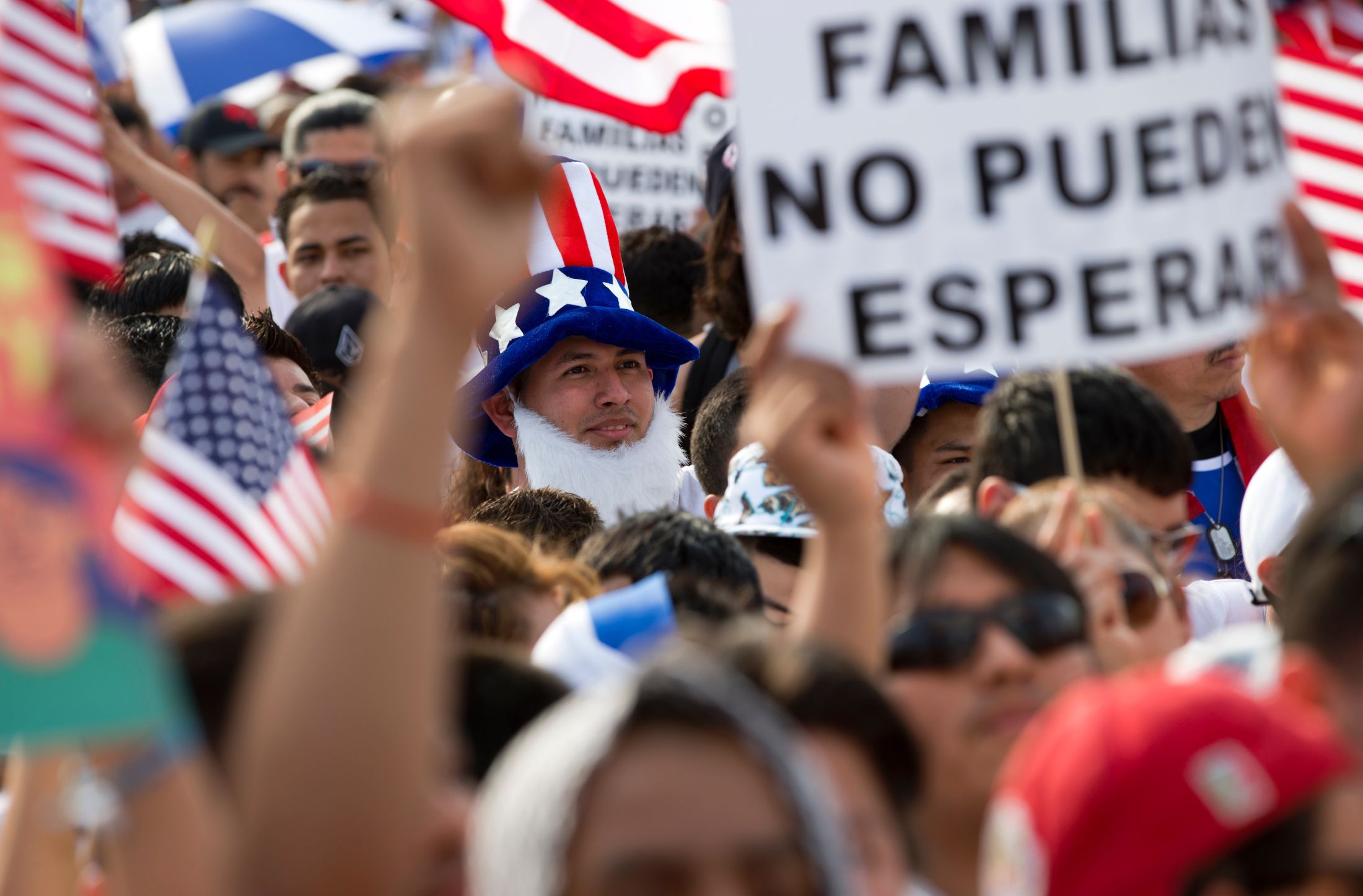 Organizaciones celebran fallo sobre ciudadanía y piden a inmigrantes recordar lo que Trump intentó hacer