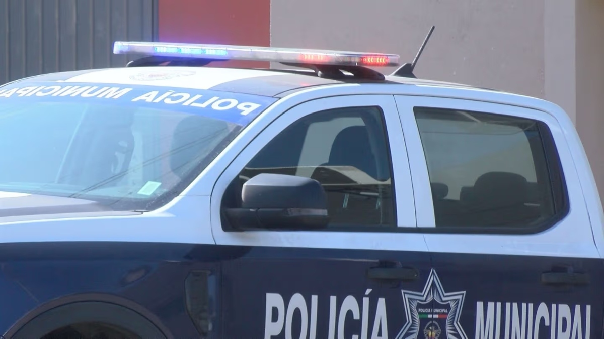 Asesinan a agente de policía en Baja California y dejan un narcomensaje junto a su cuerpo