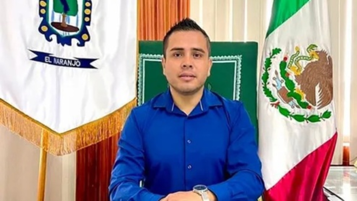 Alcalde mexicano en medio de la polémica por organizar celebración del Día del Padre con "chicas buena onda"