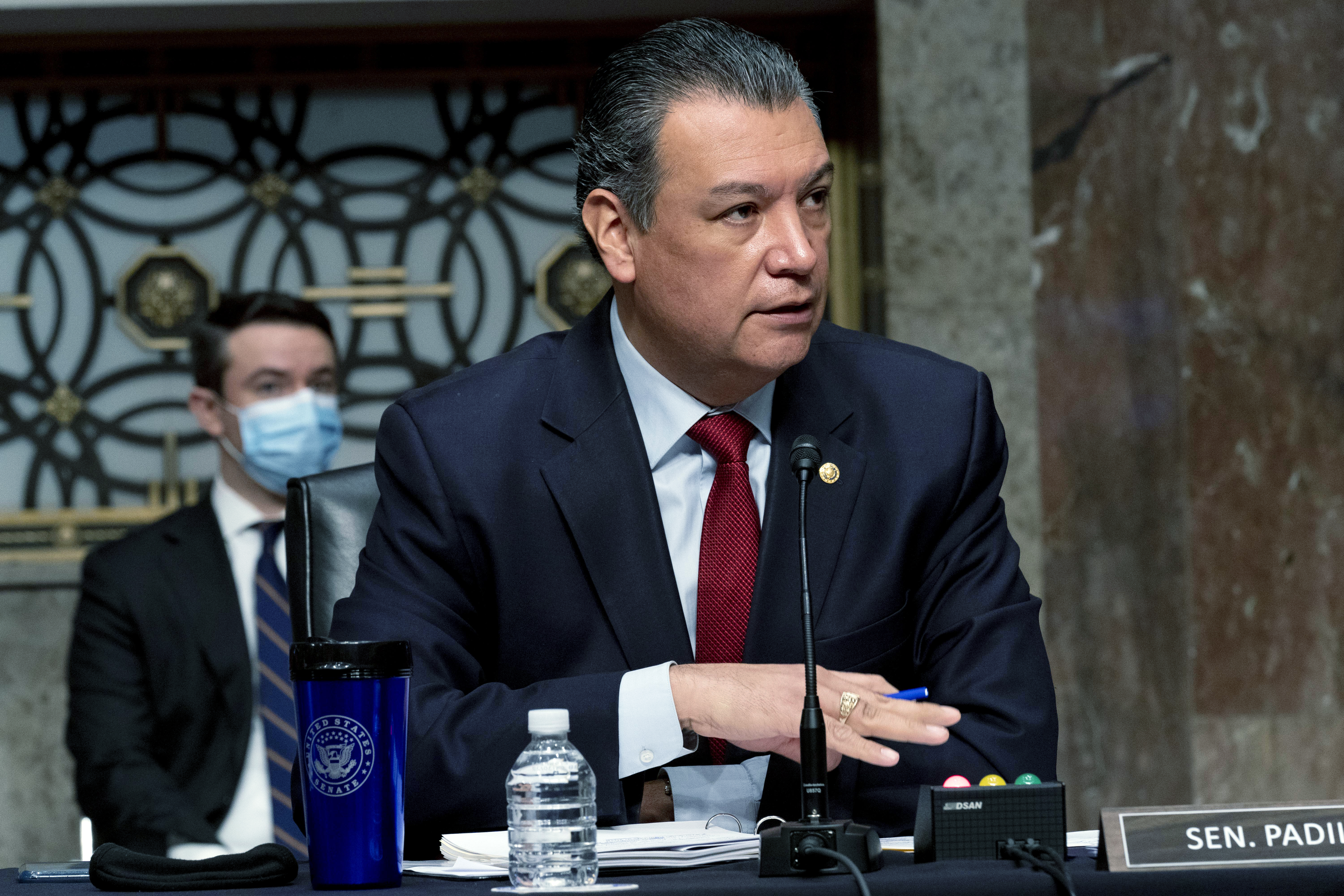 Senador Padilla rechaza la nominación de Todd Blanche como fiscal general de EE.UU.