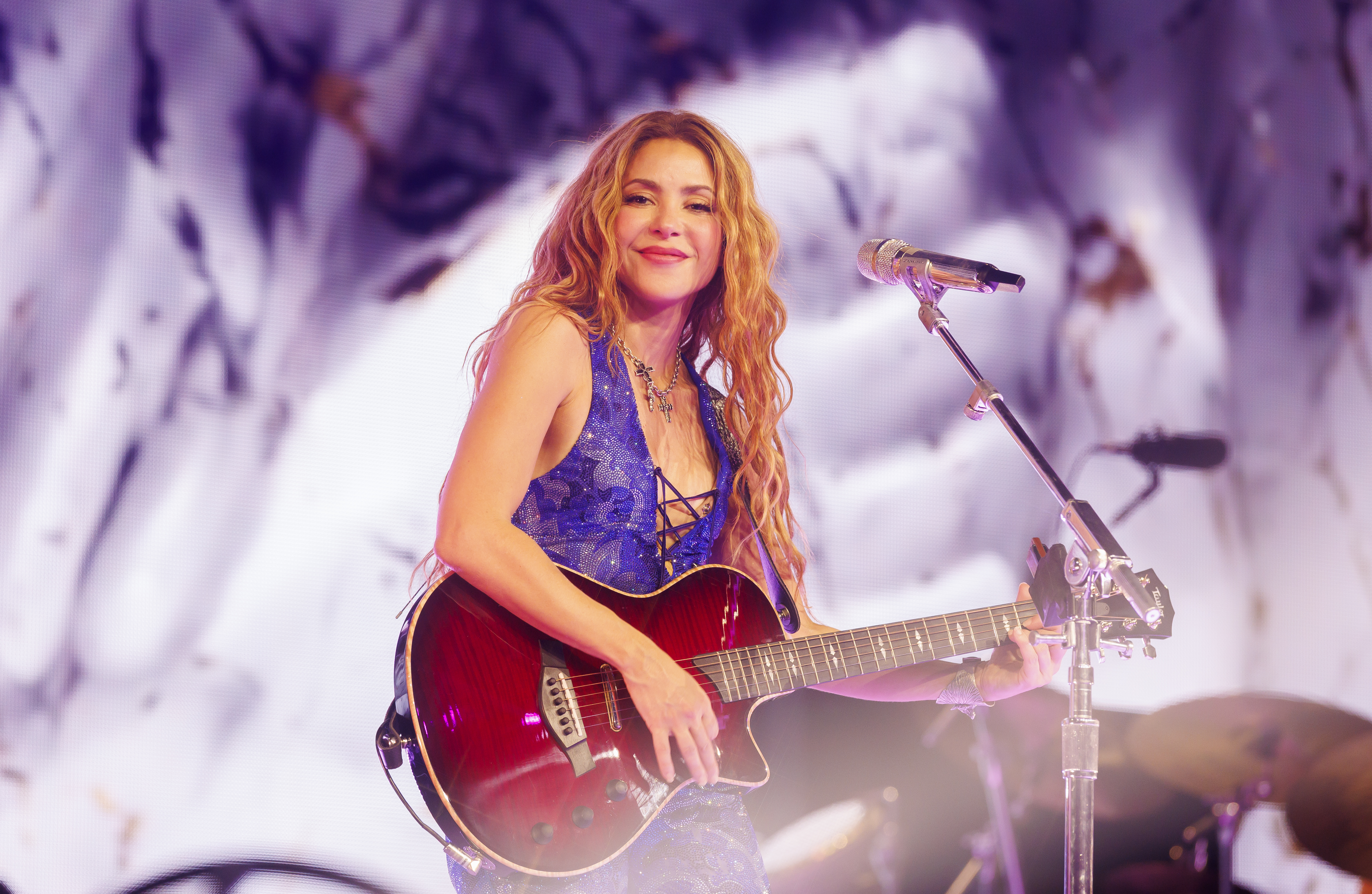 Shakira arranca con fuerza su gira por EE.UU.