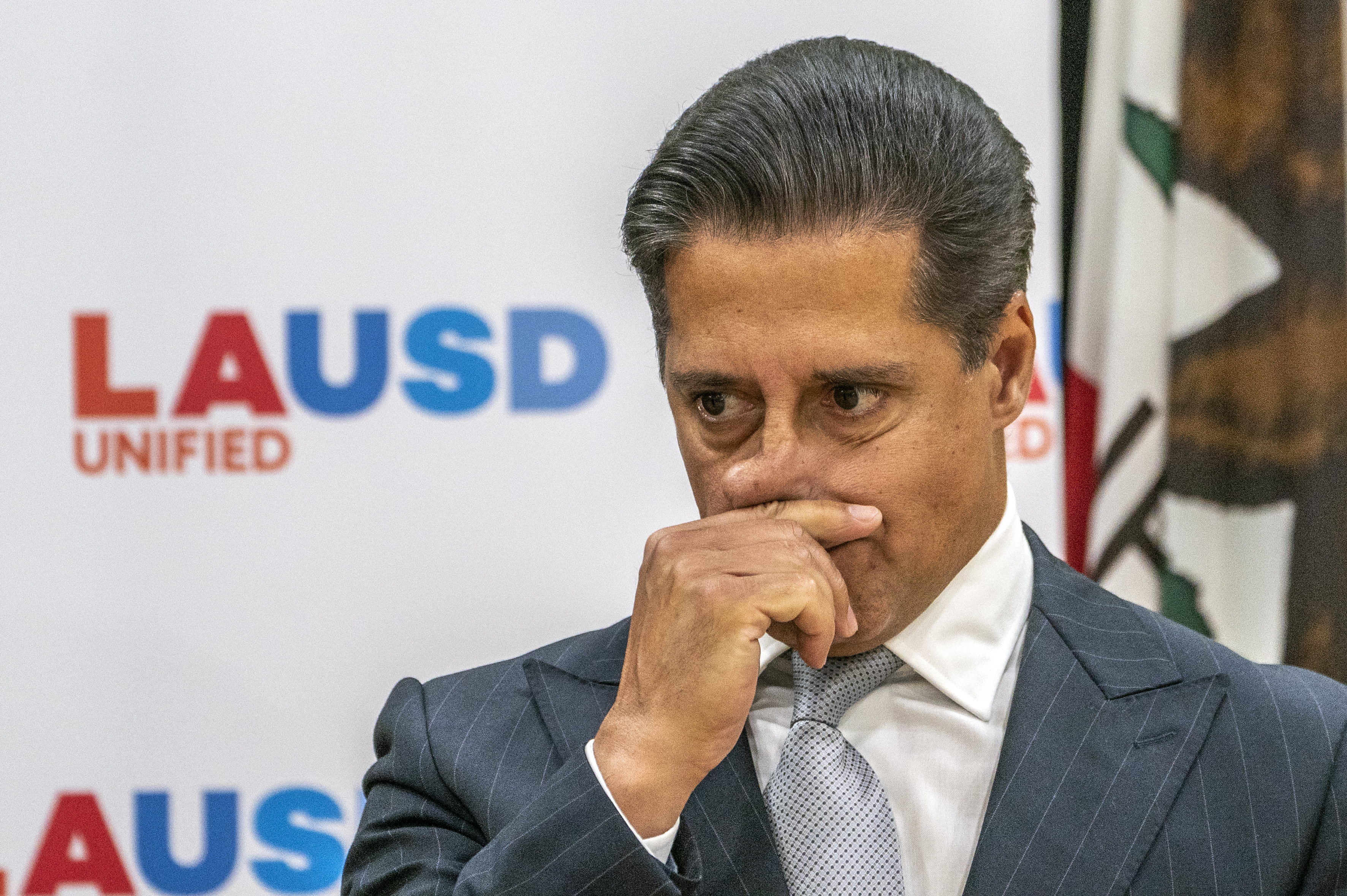 Carvalho renuncia como superintendente del LAUSD tras investigación del FBI