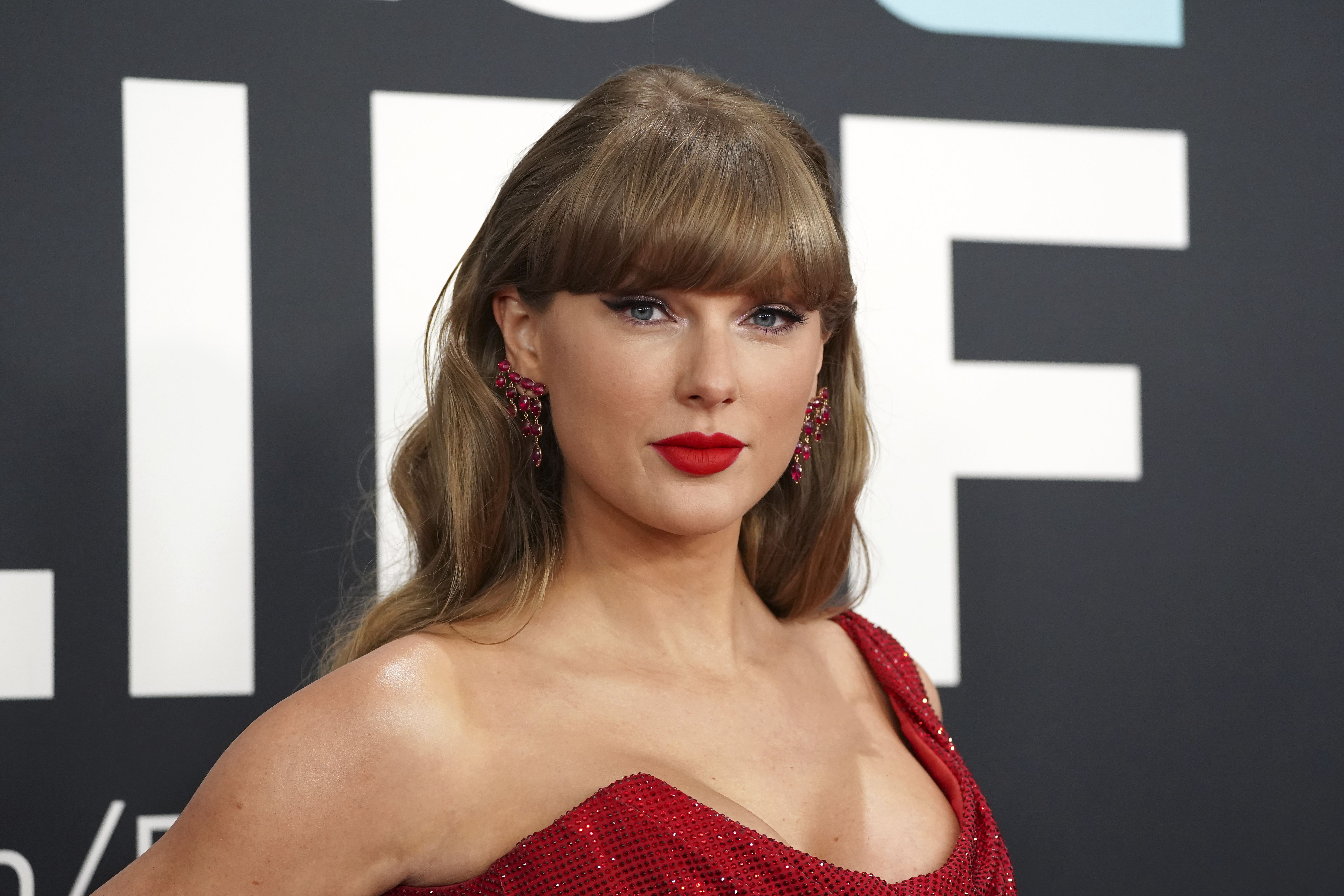 Taylor Swift rompe récords en plataformas de audio con su canción “I Knew It, I Knew You”