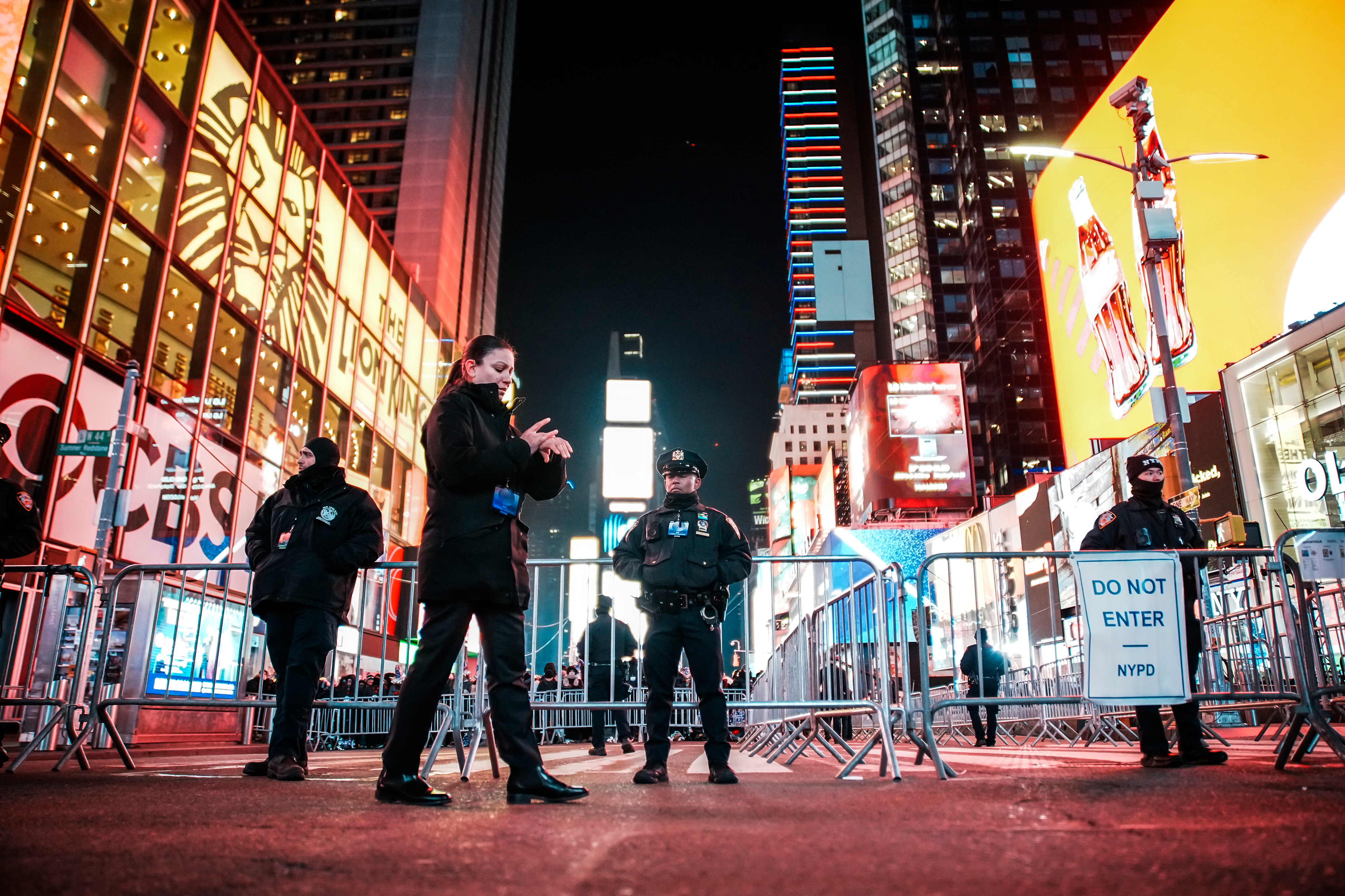 Detienen a menor tras tiroteo en Times Square que desata pánico entre visitantes