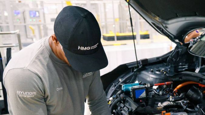 Trabajo mecánico en el Kia Sportage Hybrid 2027
