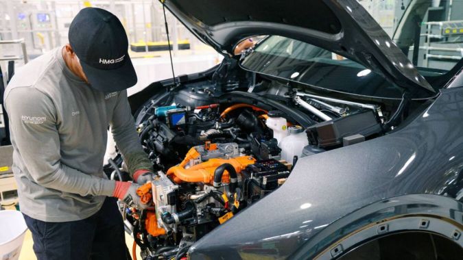 Trabajo mecánico en el Kia Sportage Hybrid 2027