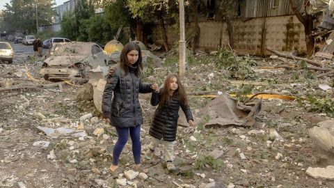 Al menos 18 muertos en Ucrania en uno de los mayores ataques de Rusia en los últimos meses con más de 700 drones