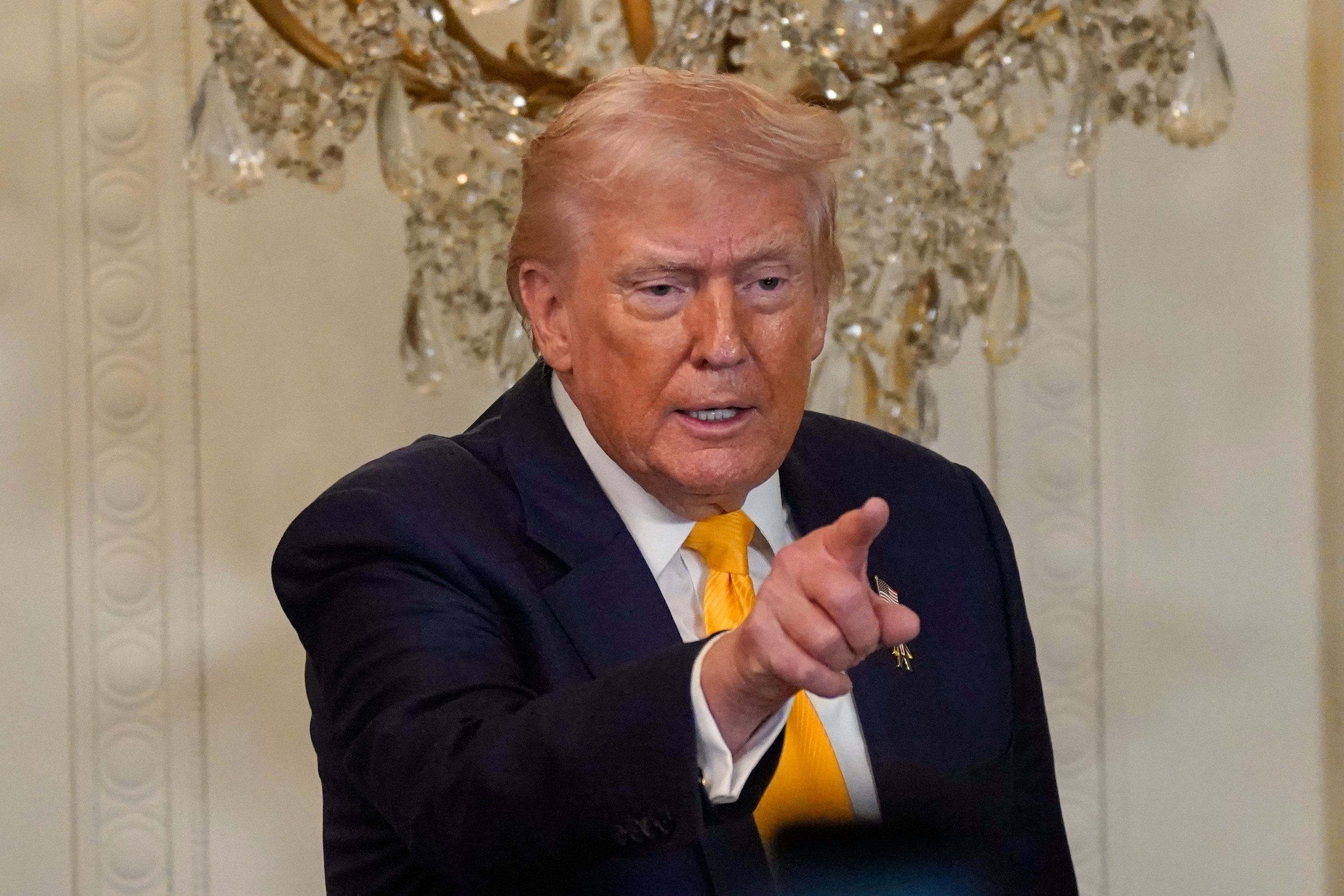 La Opinión Hoy: Trump propone nuevos aranceles a 60 socios comerciales