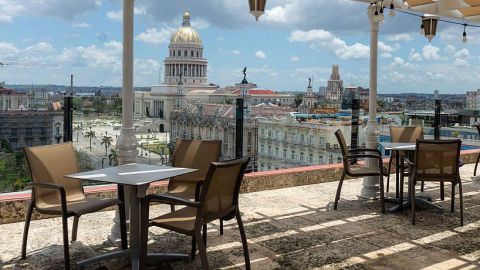Por qué Iberostar y Blue Diamond, dos cadenas hoteleras clave en la industria turística de Cuba, abandonan operaciones en la isla "con efecto inmediato"