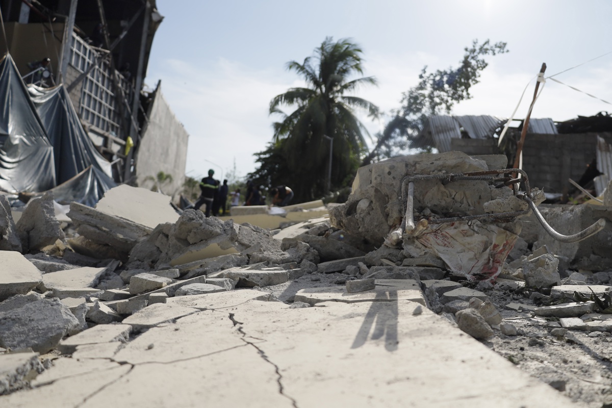 Cerca de 40 fallecidos y 4 millones de niños sin escuela deja hasta el momento el sismo de 7.8 en Filipinas
