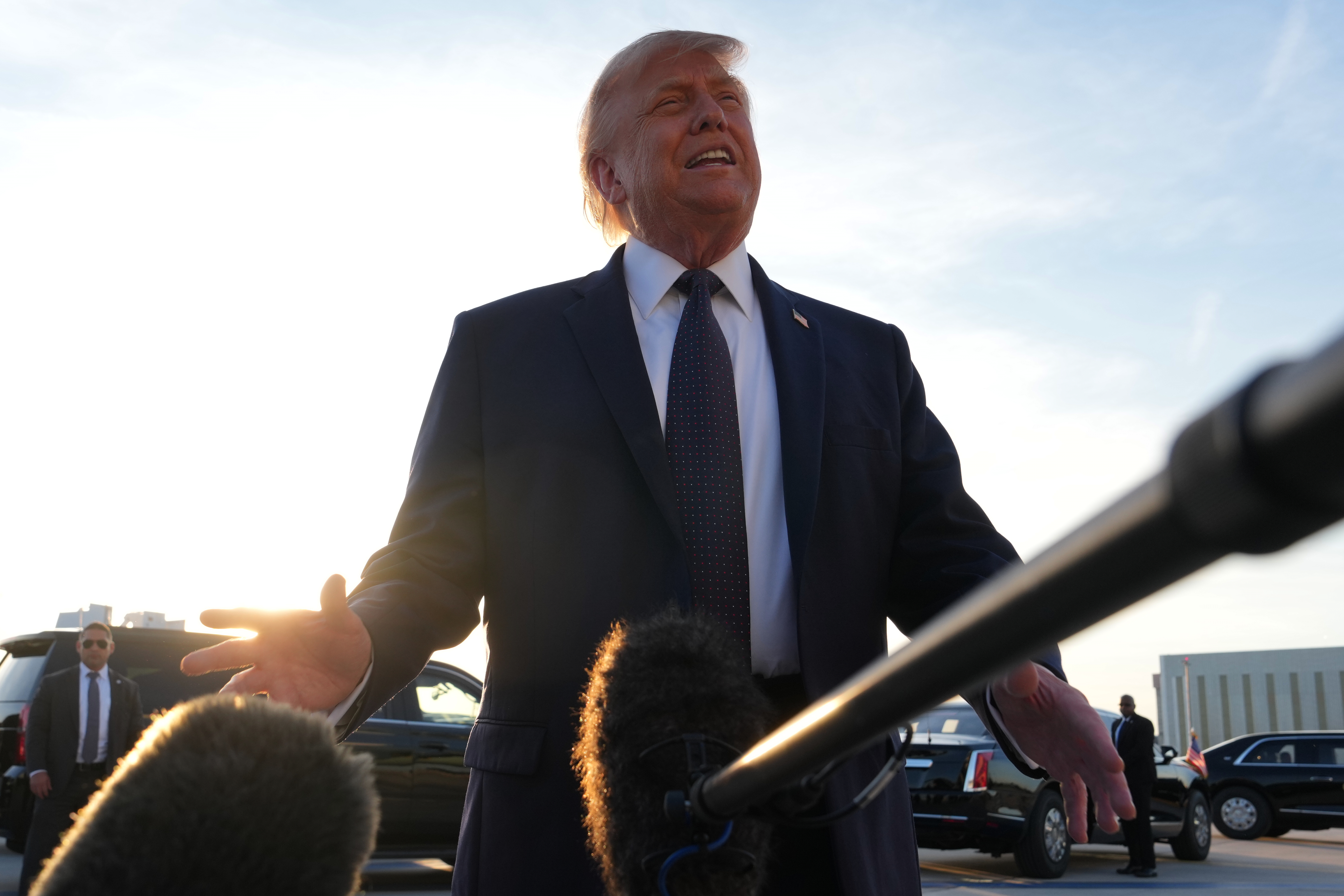 Trump deja el G7 con respaldo para reabrir el estrecho de Ormuz, pero advierte que el acuerdo con Irán “no es final”