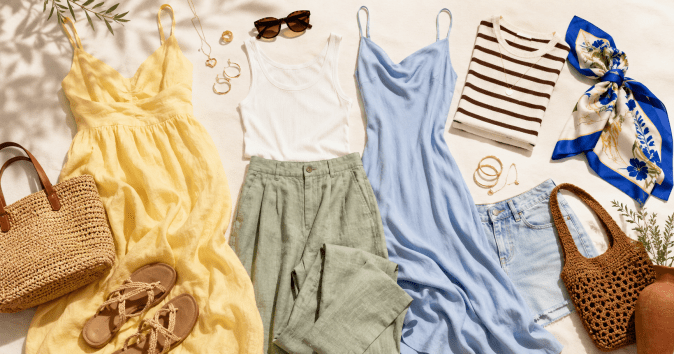 Tendencias de moda verano 2026: colores y prendas que se usan Prendas y accesorios de moda verano 2026 en tonos amarillo manteca, celeste, verde salvia y denim claro.
