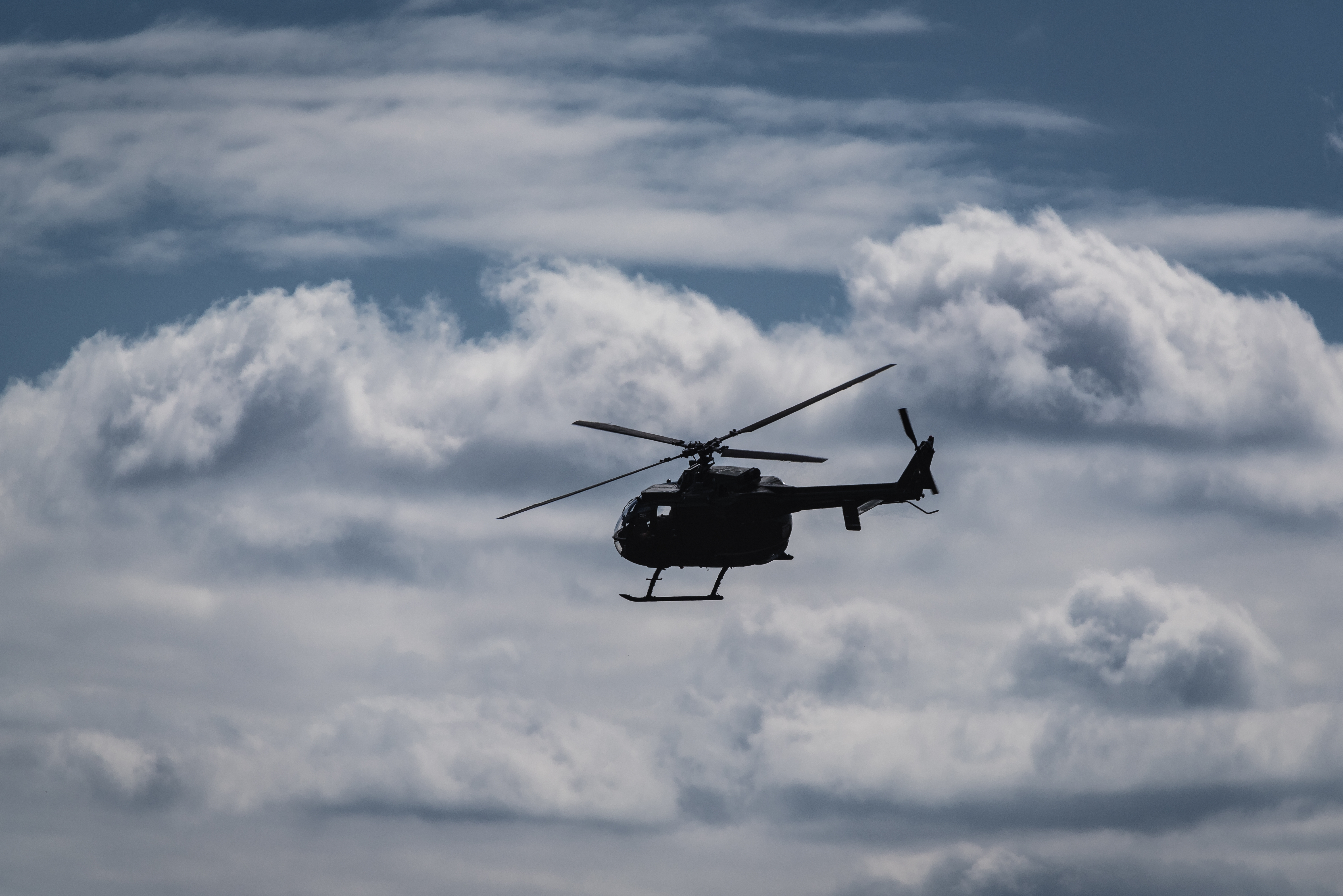 Piloto de Delta muere el día de su boda tras accidente de helicóptero en Georgia durante viaje de luna de miel