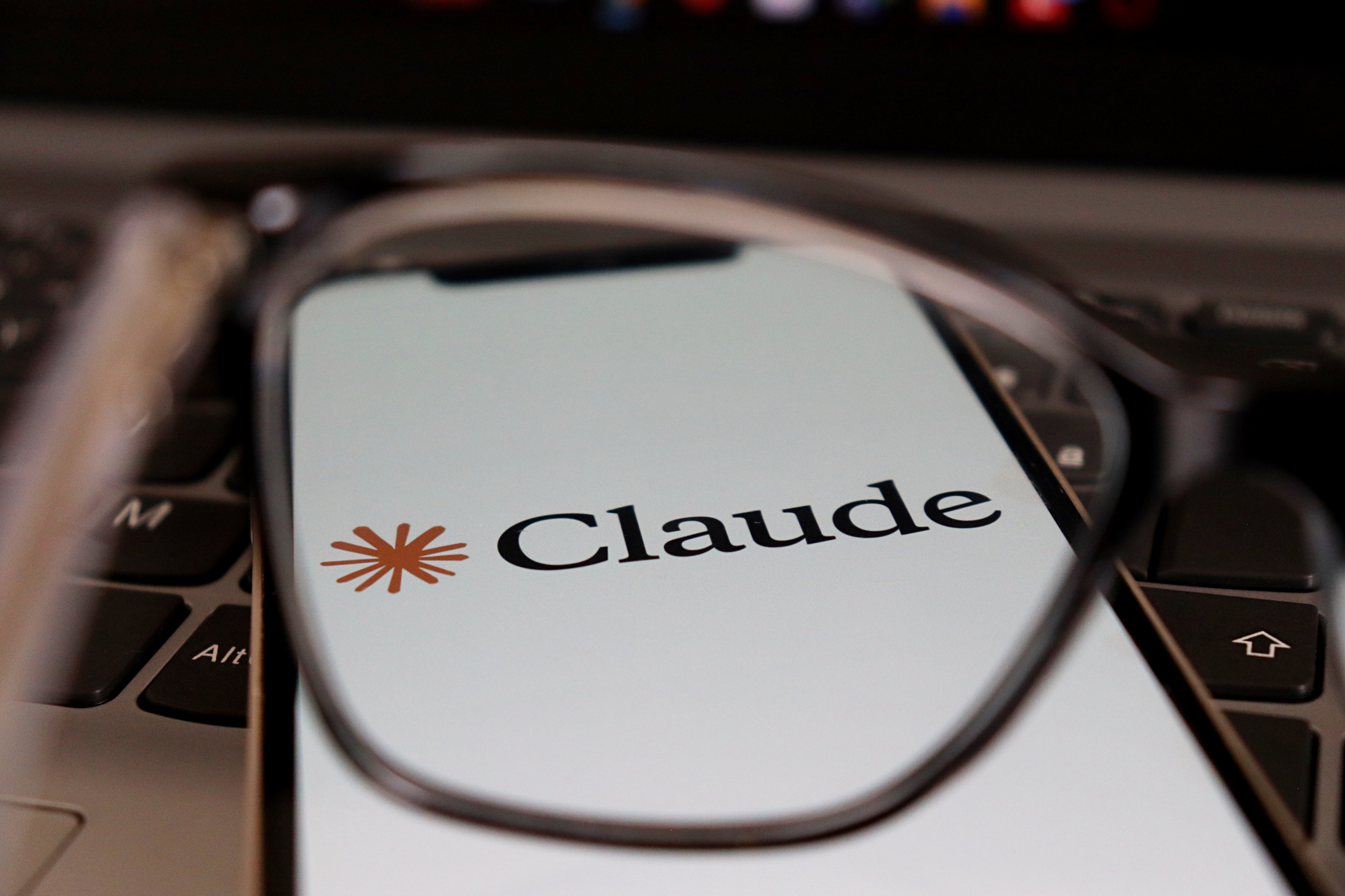 Anthropic lanza Claude Fable 5 y Claude Mythos 5, los modelos de IA más poderosos que jamás ha construido