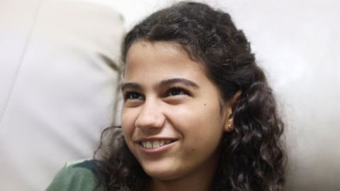 "Comí kétchup y queso y eso me mantuvo consciente": la BBC habla con la niña de 12 años que sobrevivió 32 horas bajo los escombros tras los terremotos de Venezuela