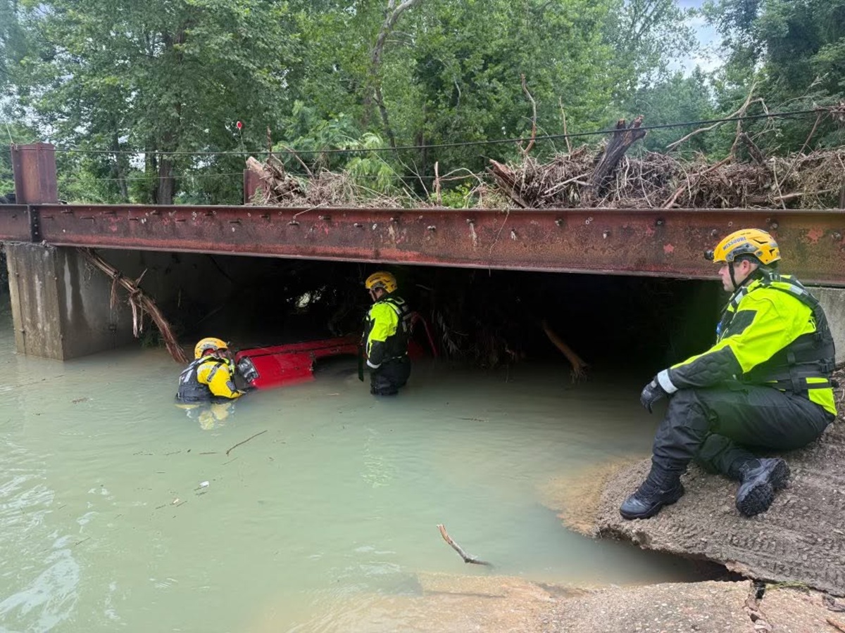 Persisten las inundaciones en el centro y este de EE.UU. mientras el oeste rompe récords de calor