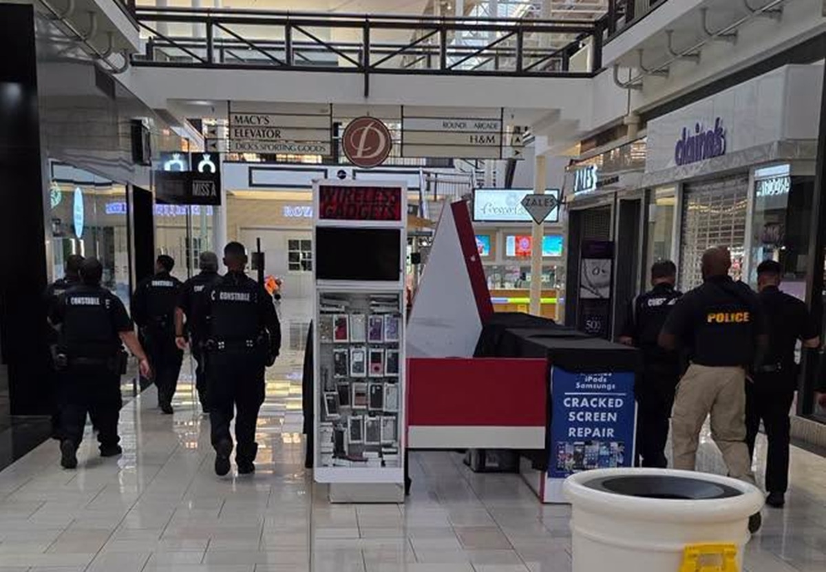 Tiroteo en centro comercial Deerbrook Mall de Texas deja dos heridos y un detenido